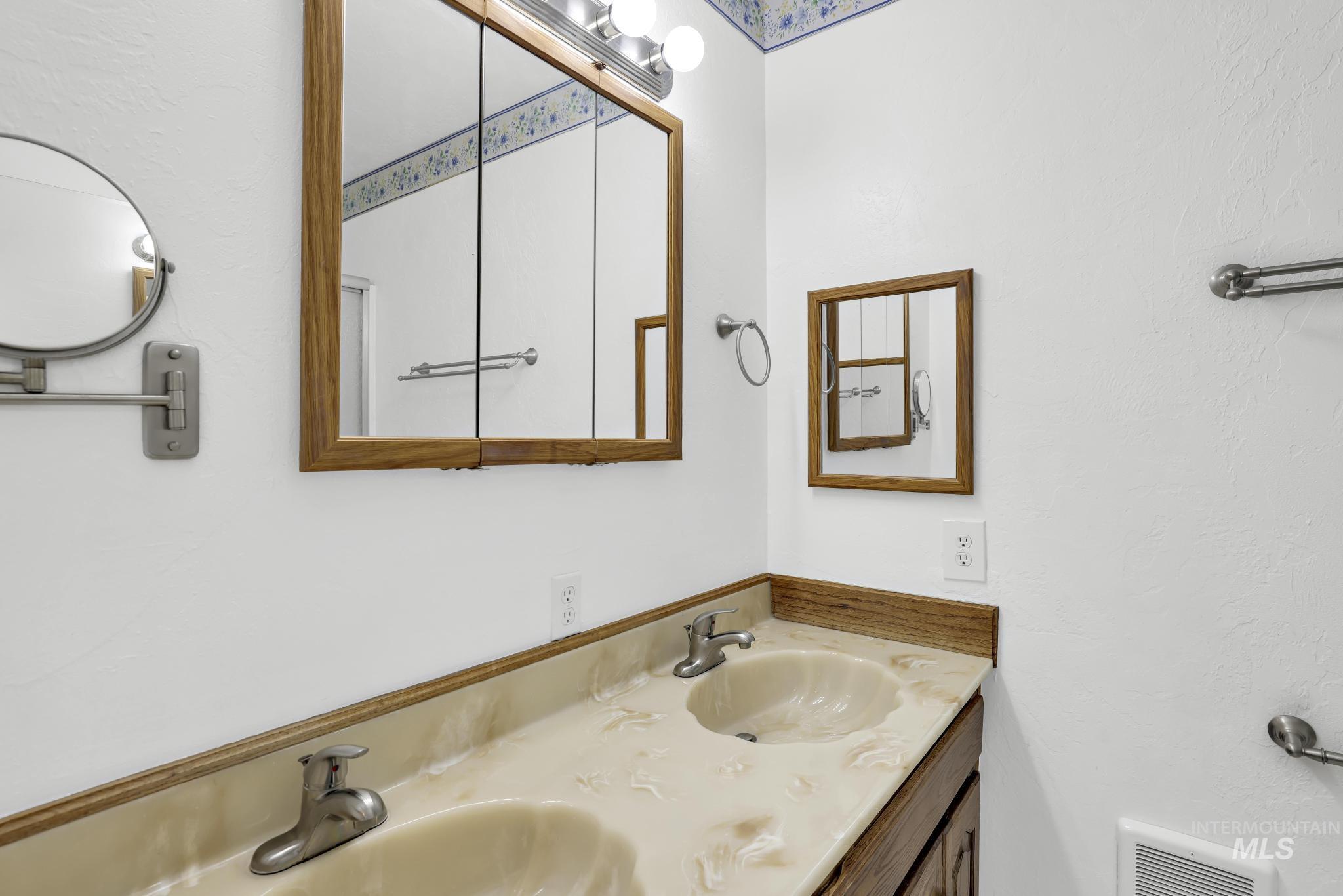 230 West 500 South Property Photo 24