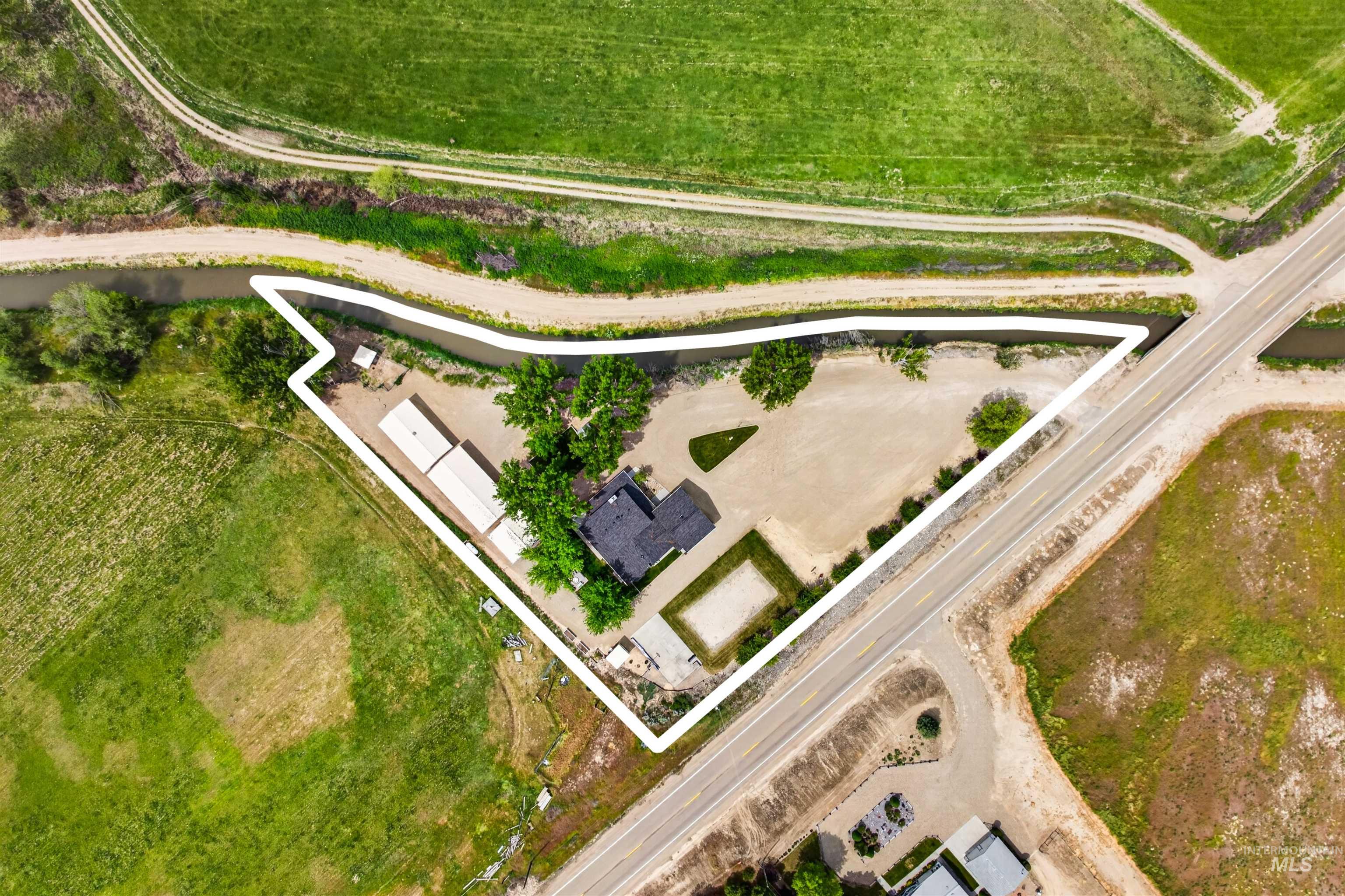 5471 Hwy 52 Property Photo 3
