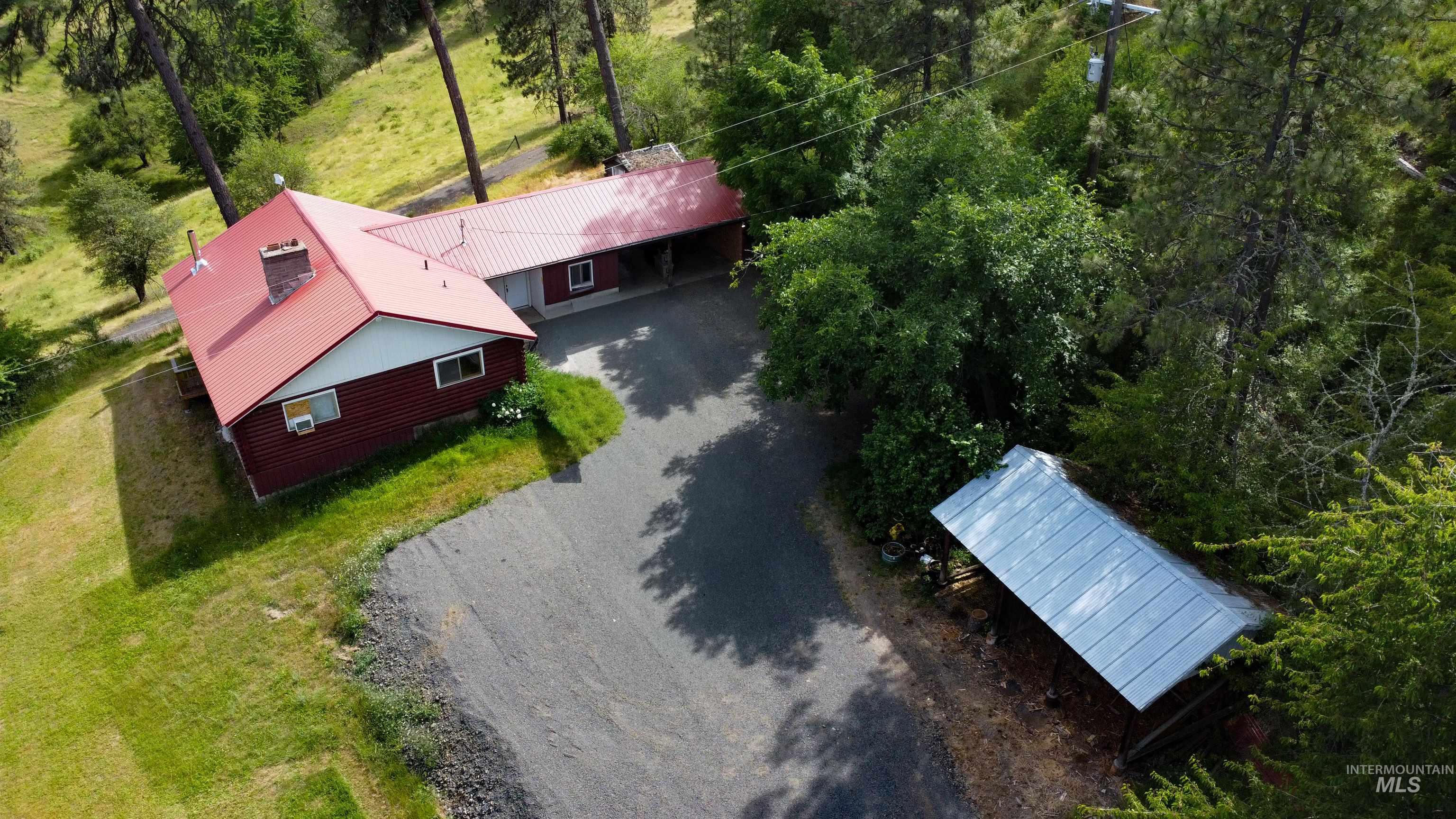 156 Rockview Dr Property Photo 4