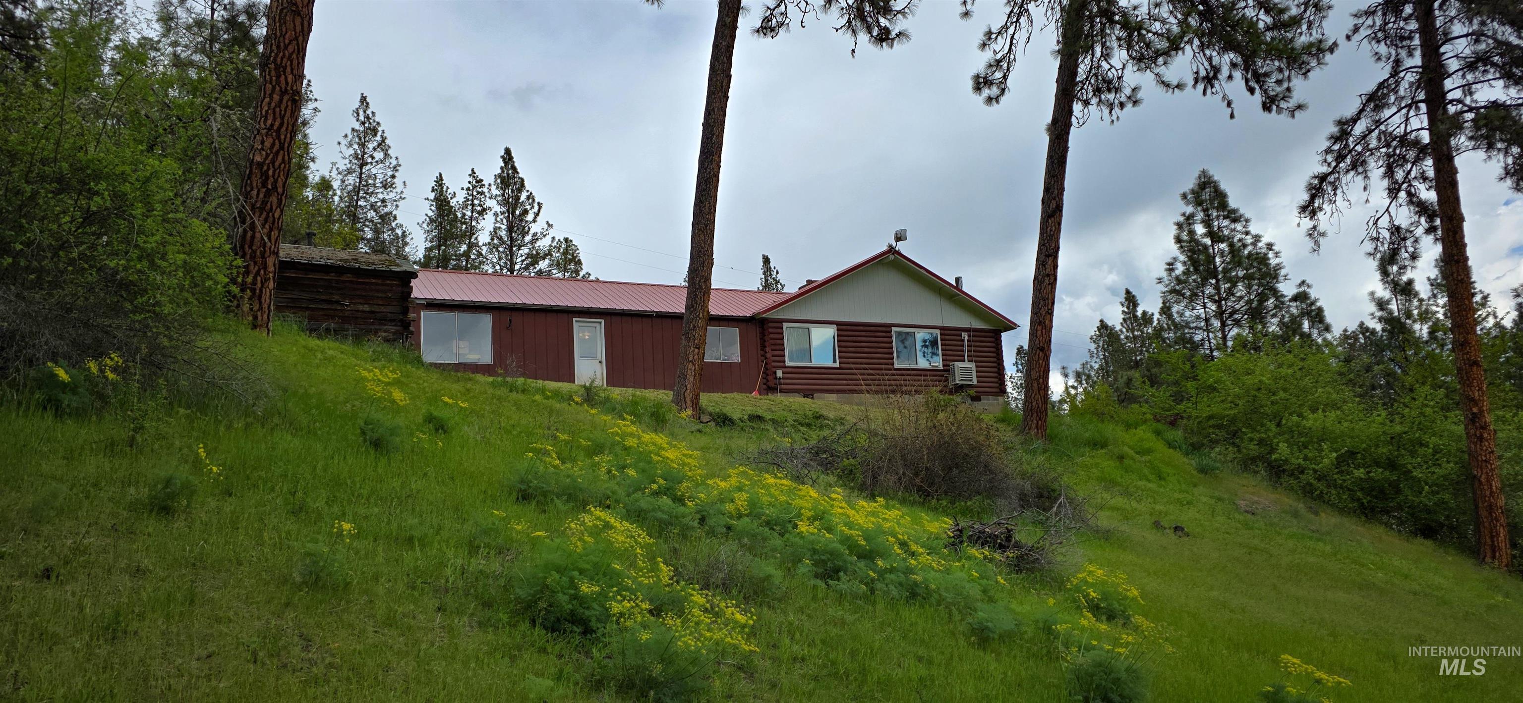 156 Rockview Dr Property Photo 7