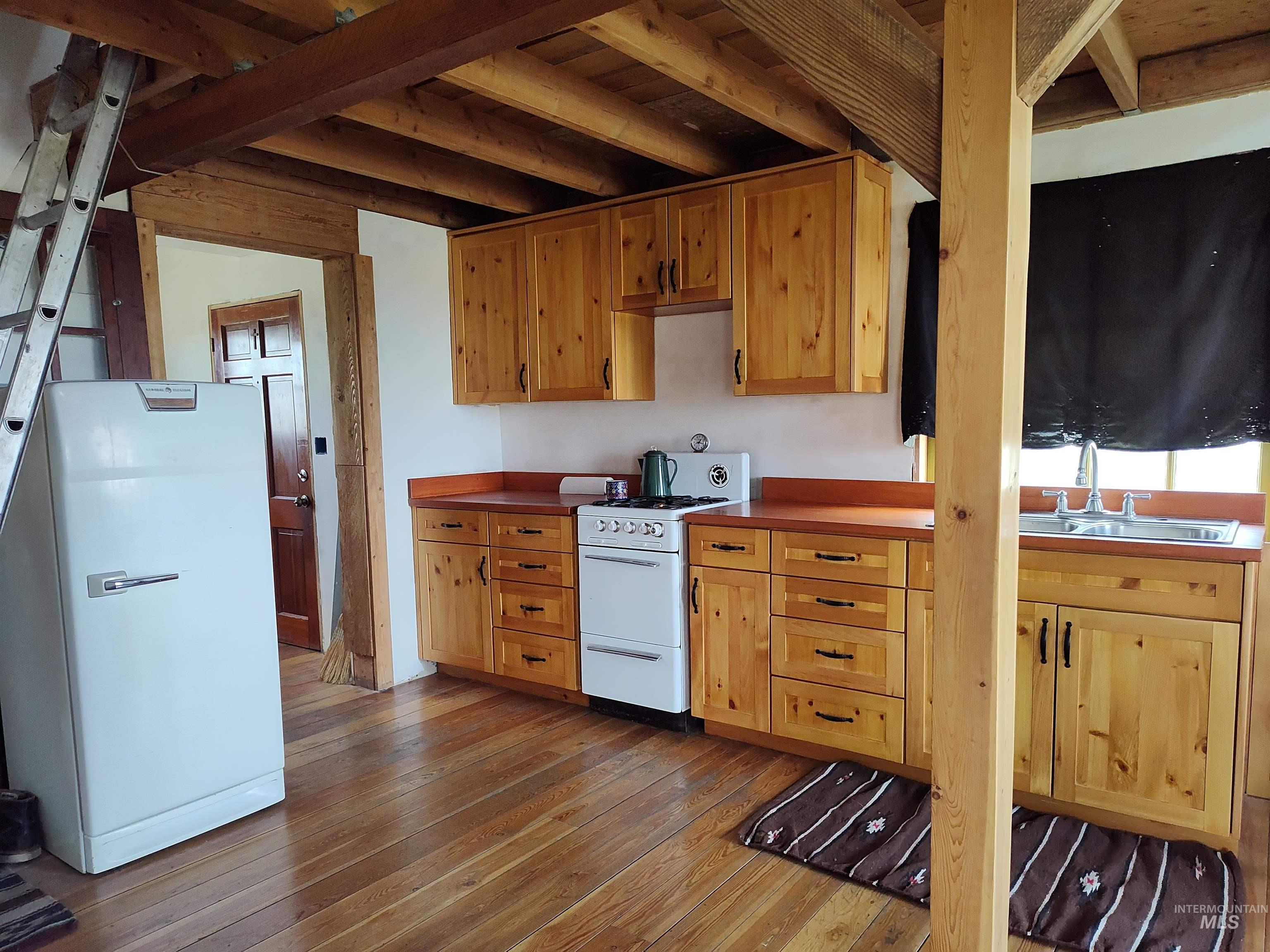 118 Elliott Avenue Property Photo 2