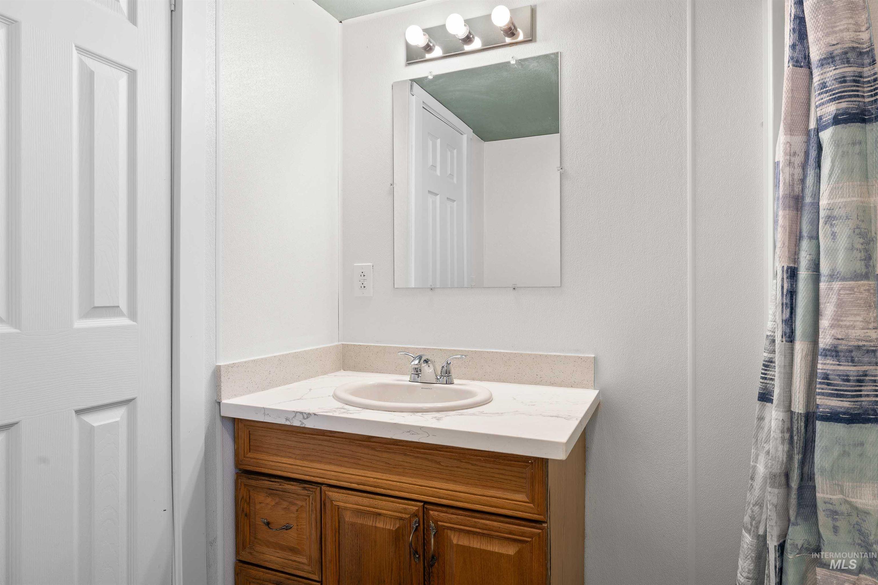 33 Manor Dr. #26 Property Photo 14