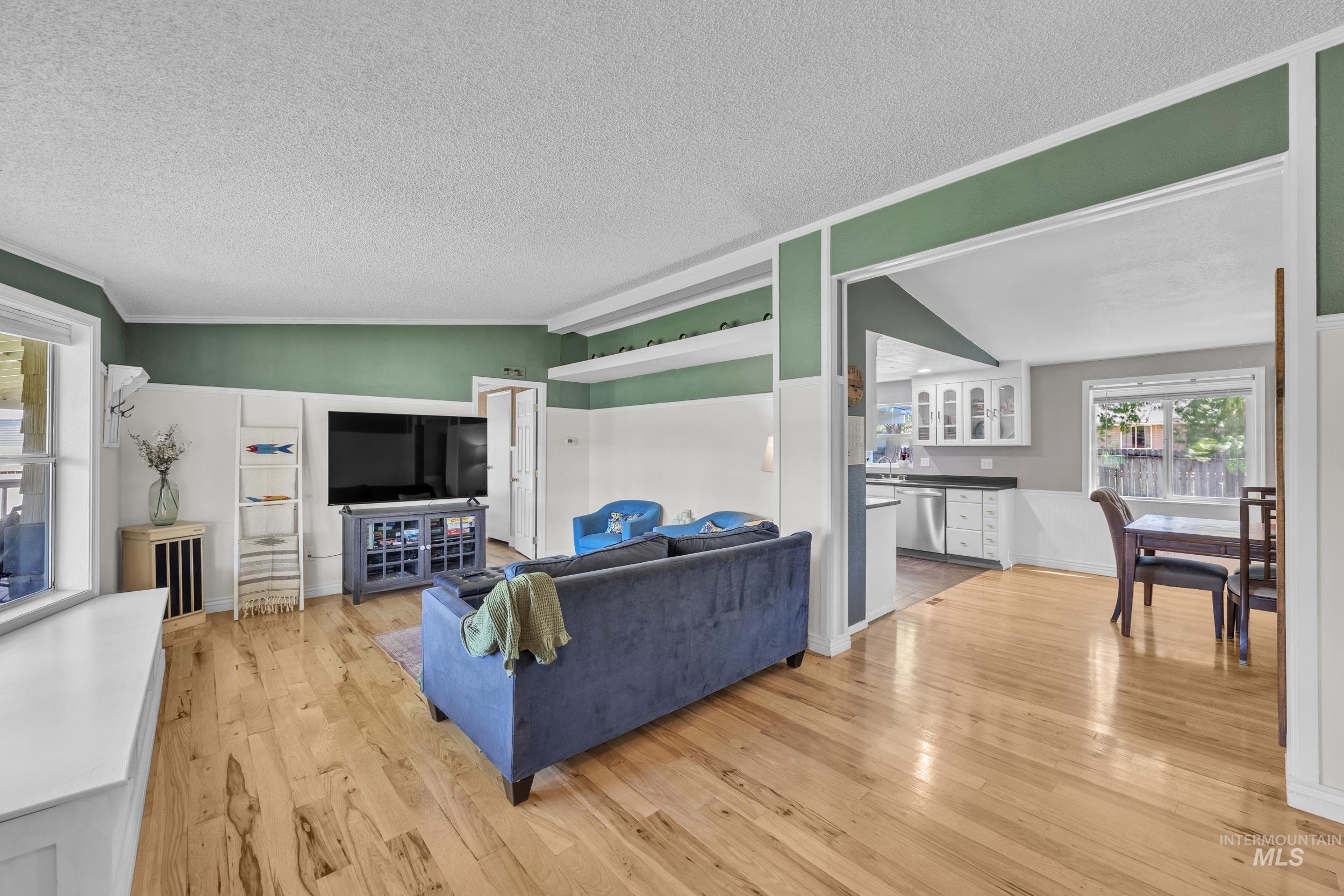 5711 W Elmer St. Property Photo 6