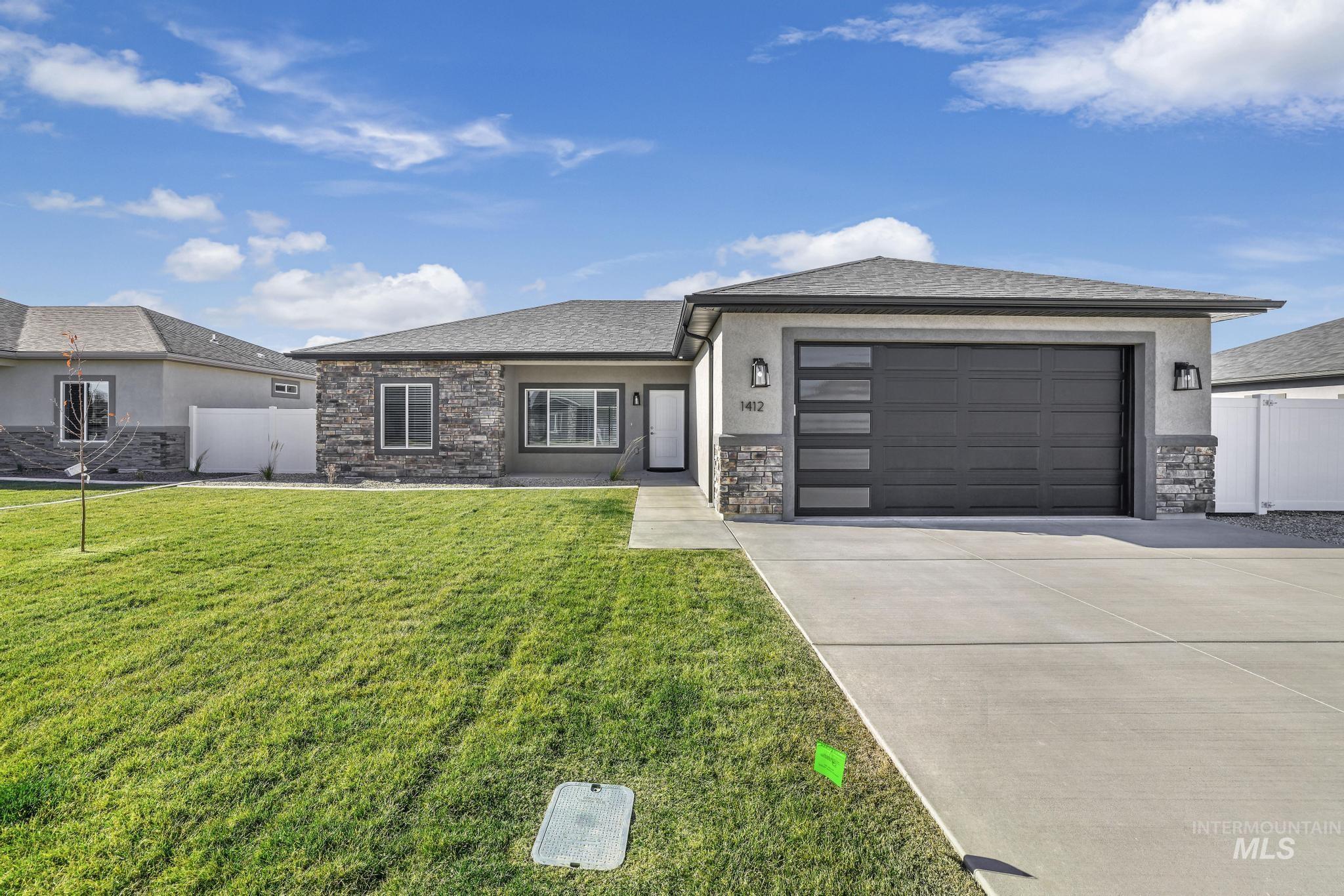 1427 Haizlee Way Property Photo 2