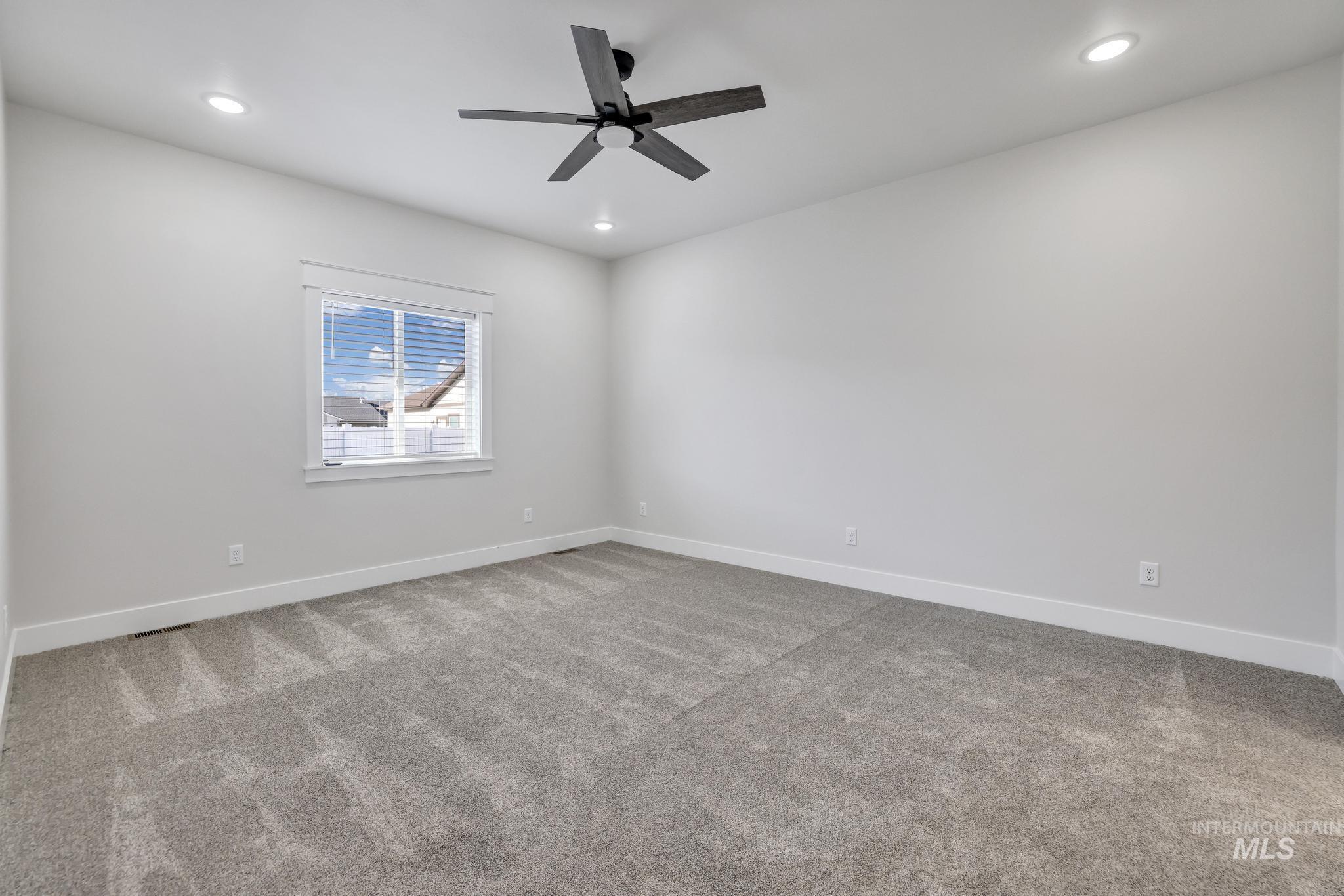 1427 Haizlee Way Property Photo 6
