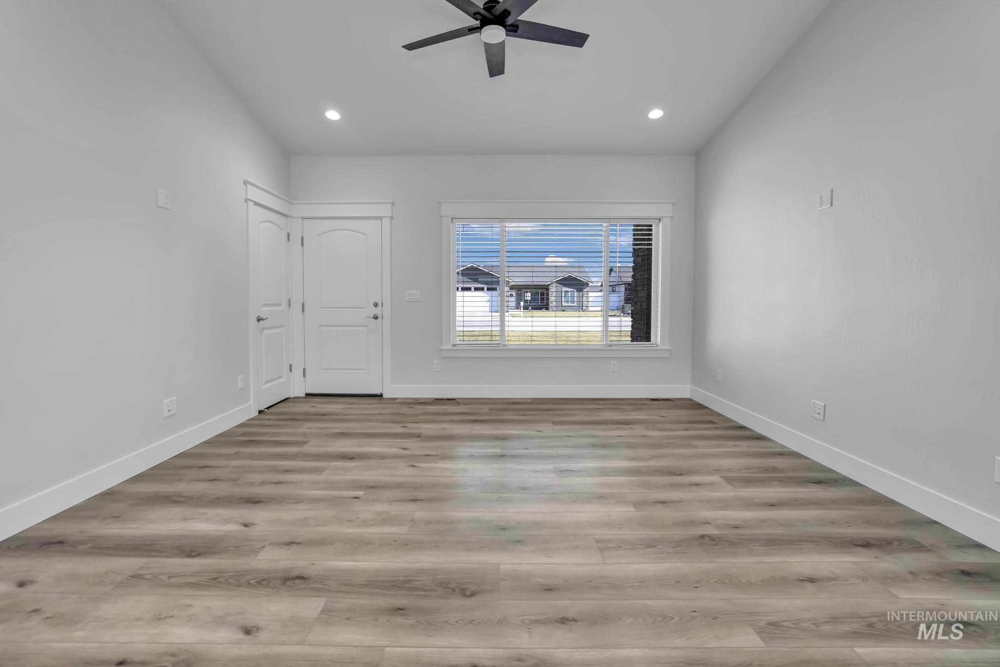 1427 Haizlee Way Property Photo 17