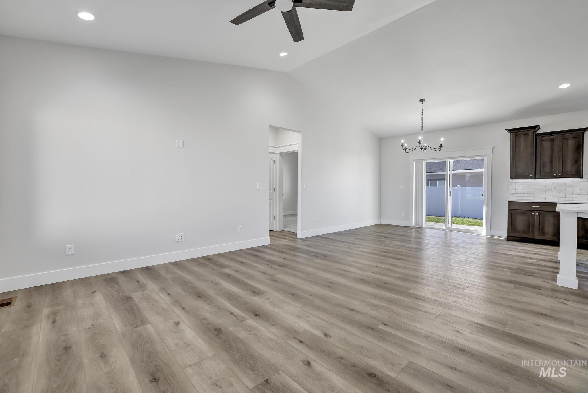 1427 Haizlee Way Property Photo 18