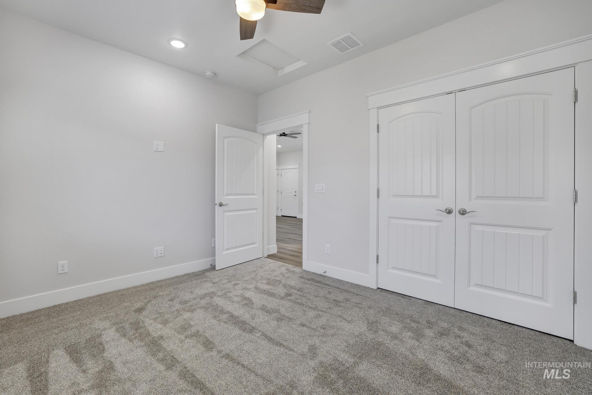 1427 Haizlee Way Property Photo 20