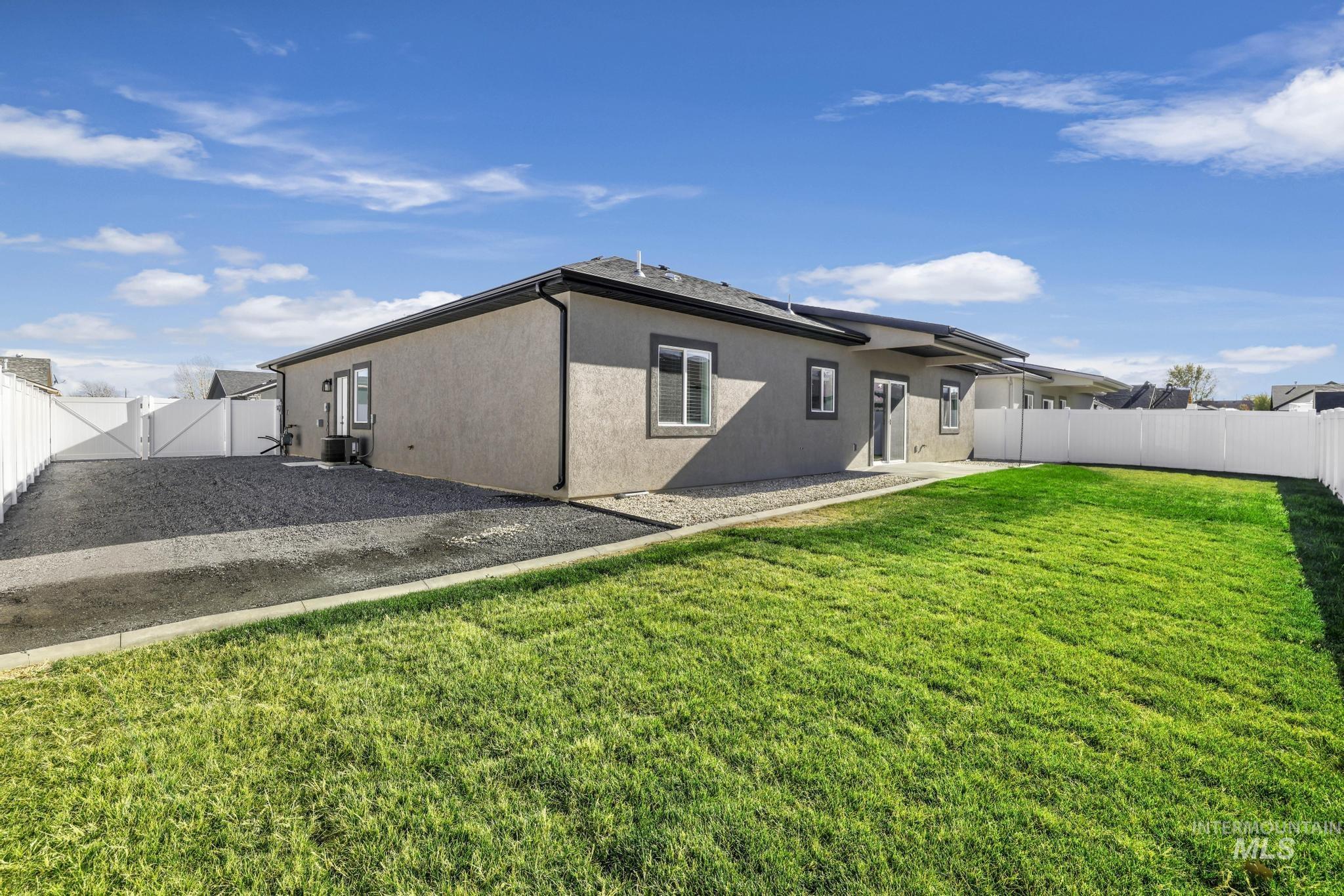 1427 Haizlee Way Property Photo 25