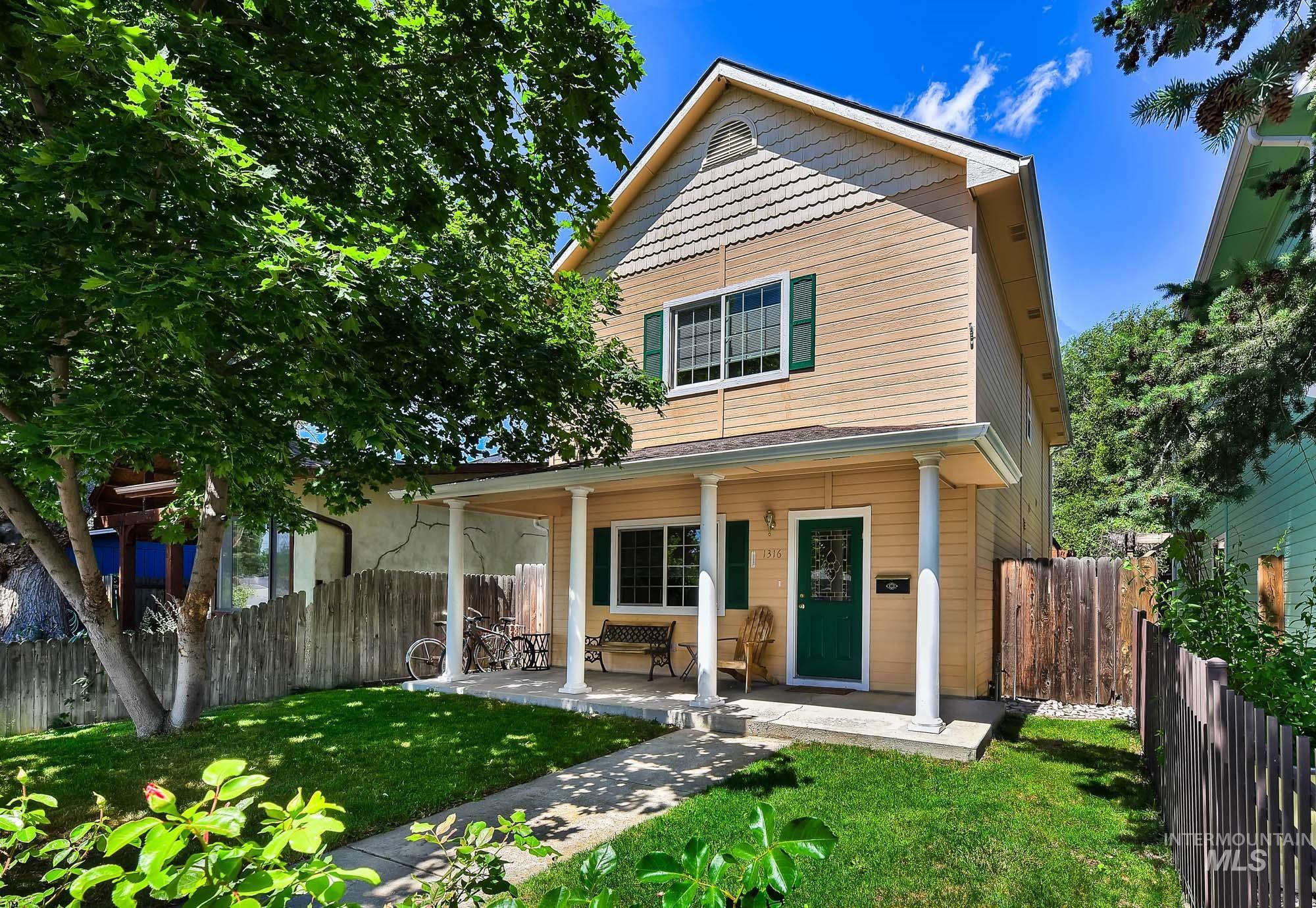 1316 E Franklin St Property Photo 1