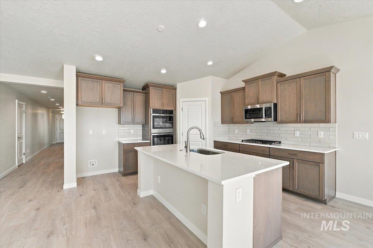 3369 W Caddisfly St. Property Photo 8