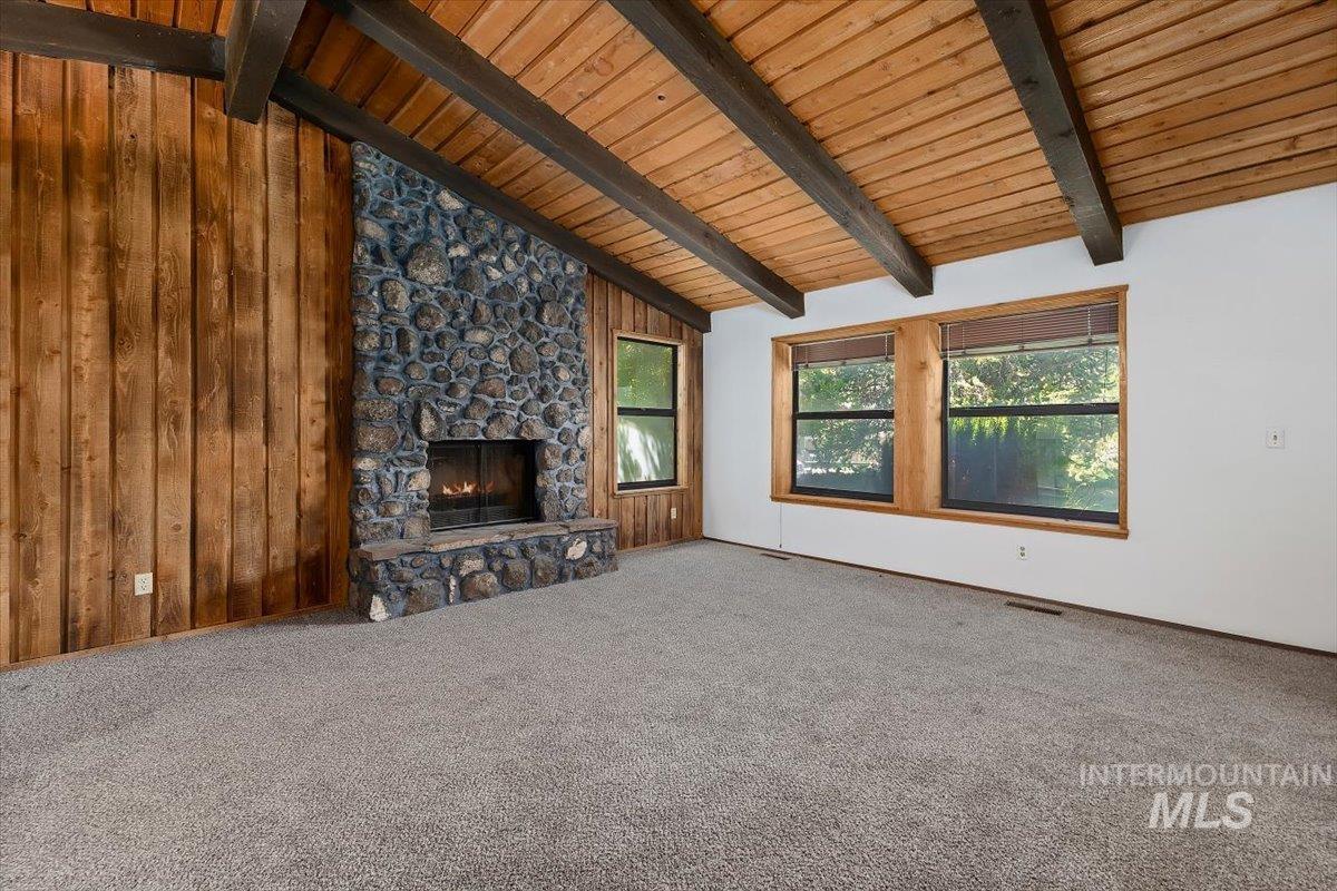 786 Meadows Drive Property Photo 7