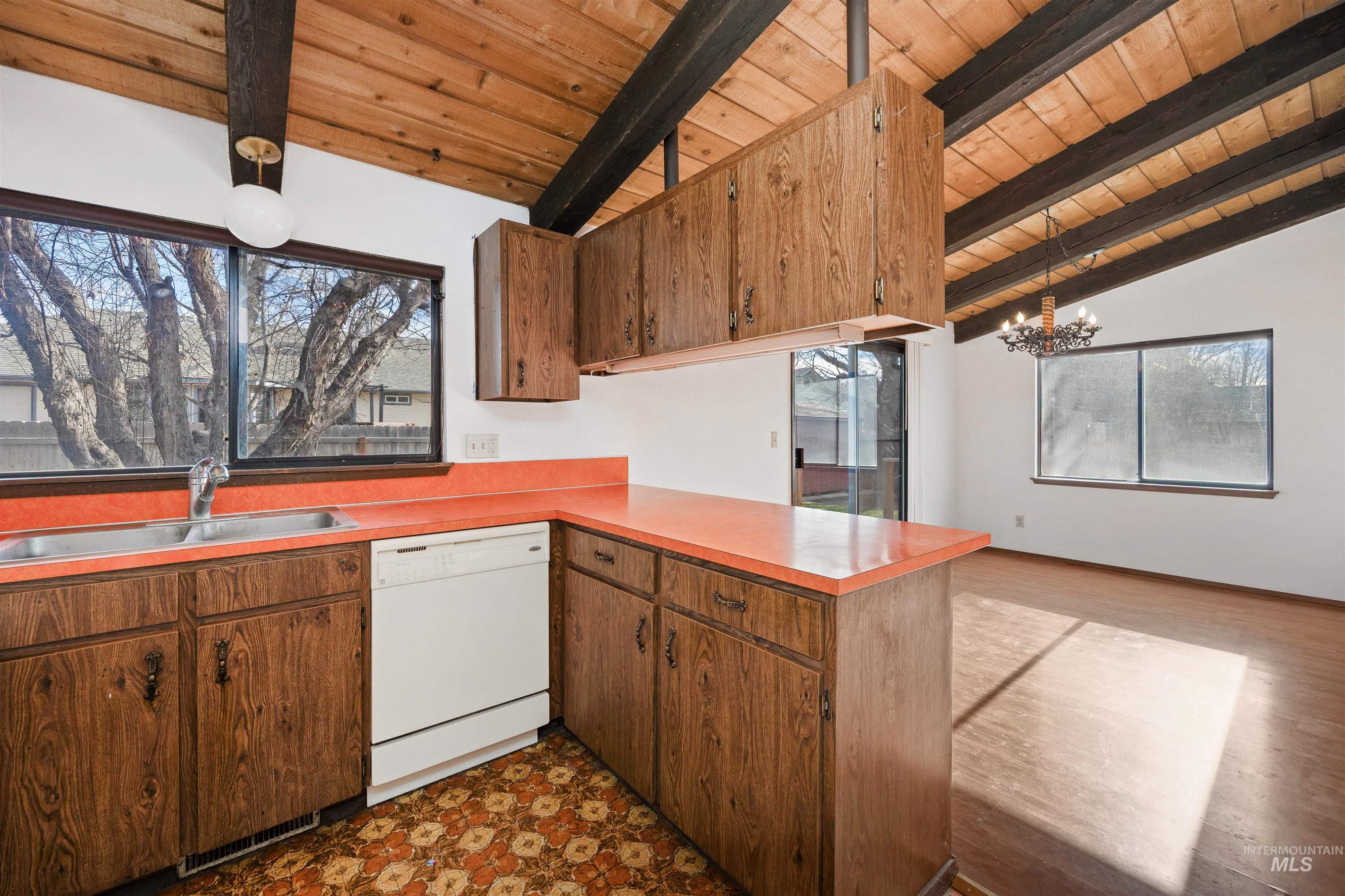 786 Meadows Drive Property Photo 14