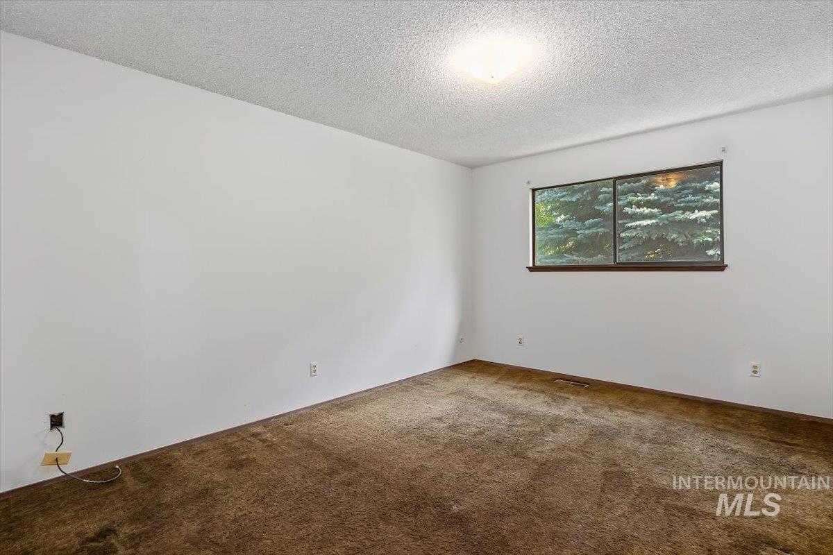 786 Meadows Drive Property Photo 23