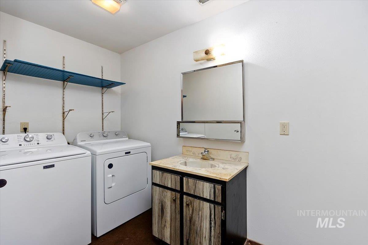 786 Meadows Drive Property Photo 24