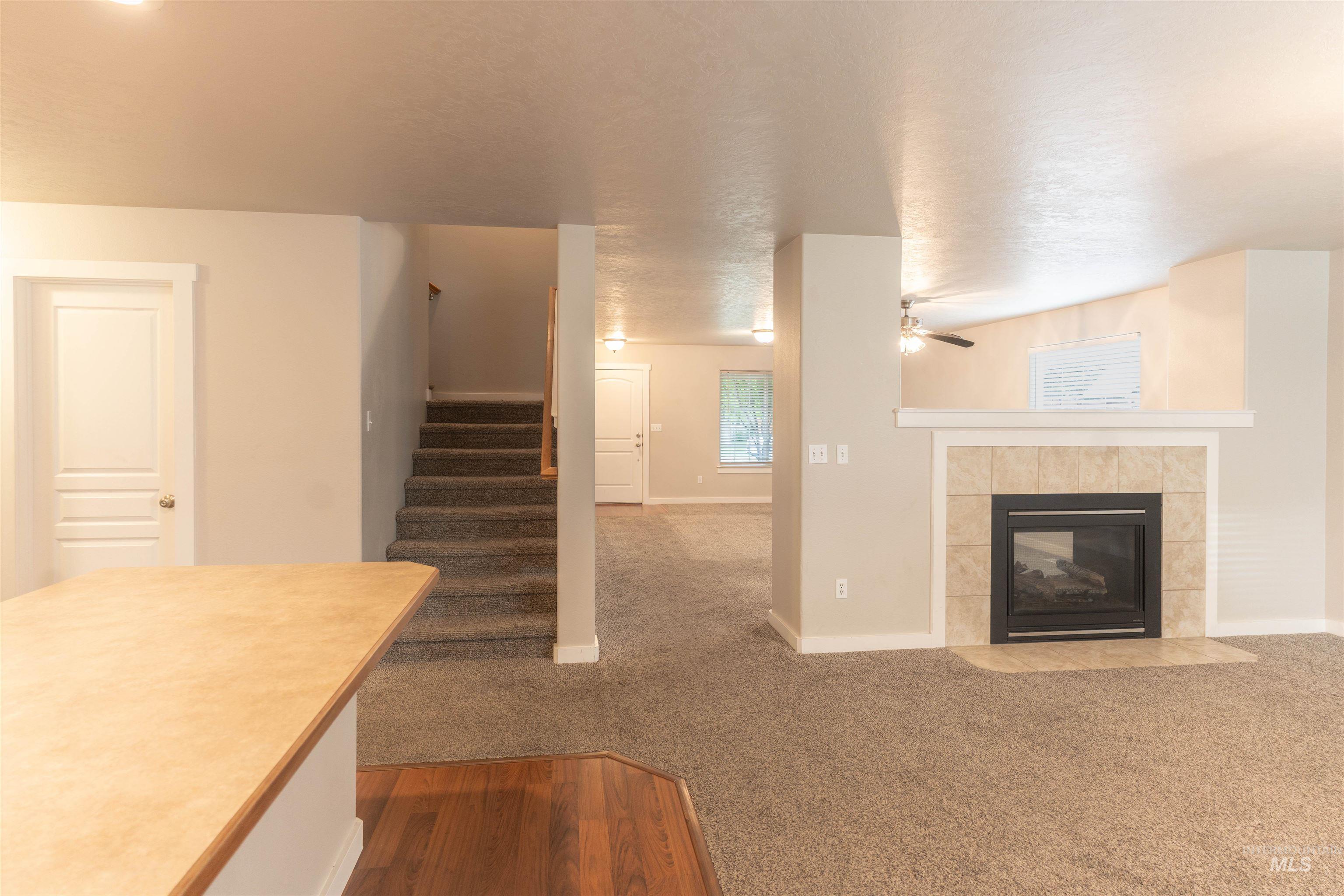 883 N Oxwich Ave Property Photo 9