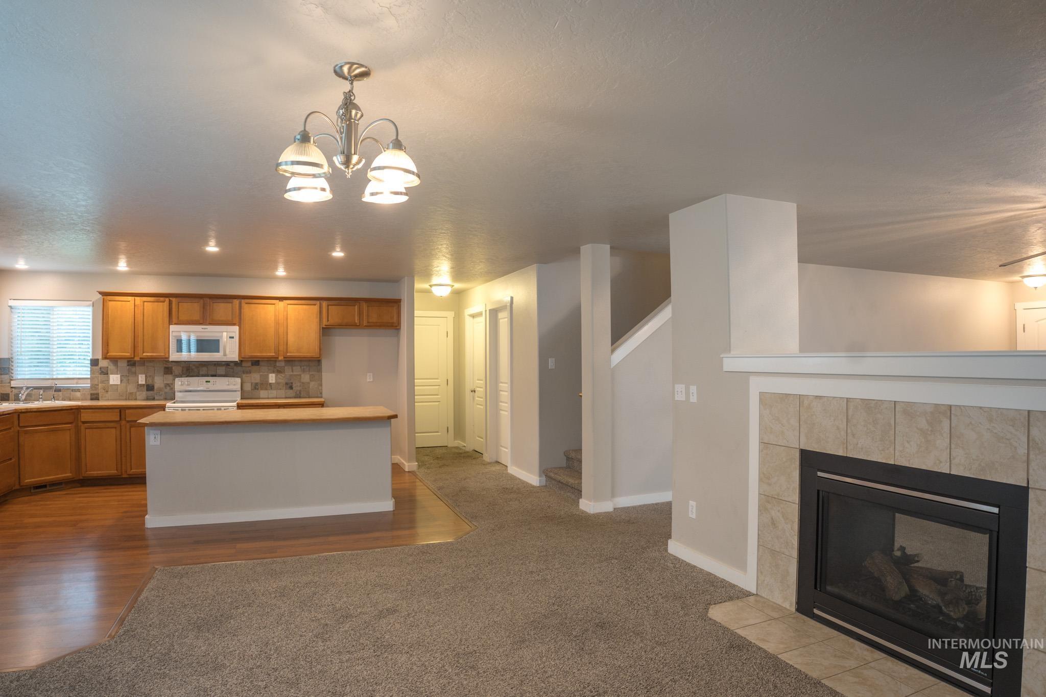 883 N Oxwich Ave Property Photo 10