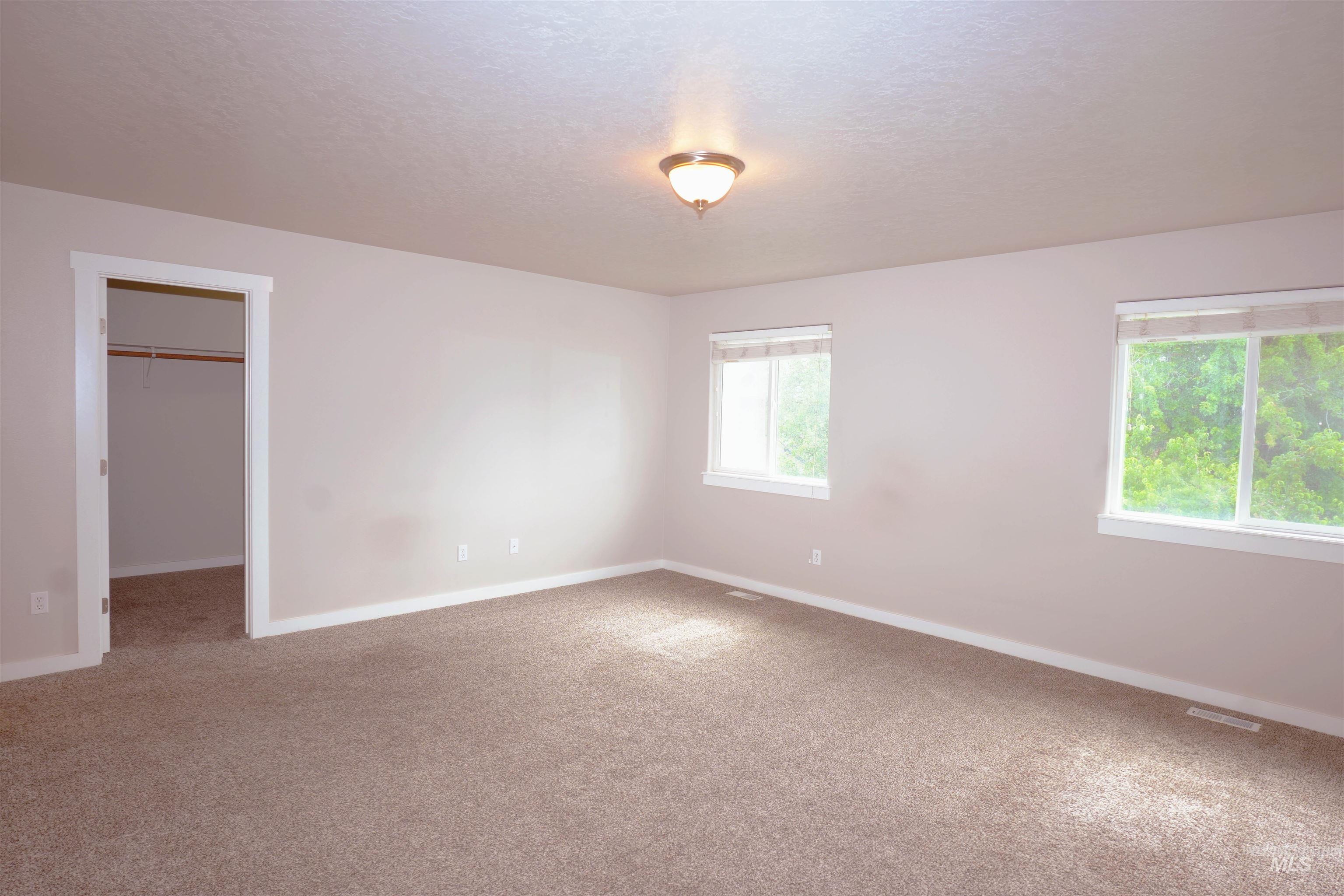 883 N Oxwich Ave Property Photo 20