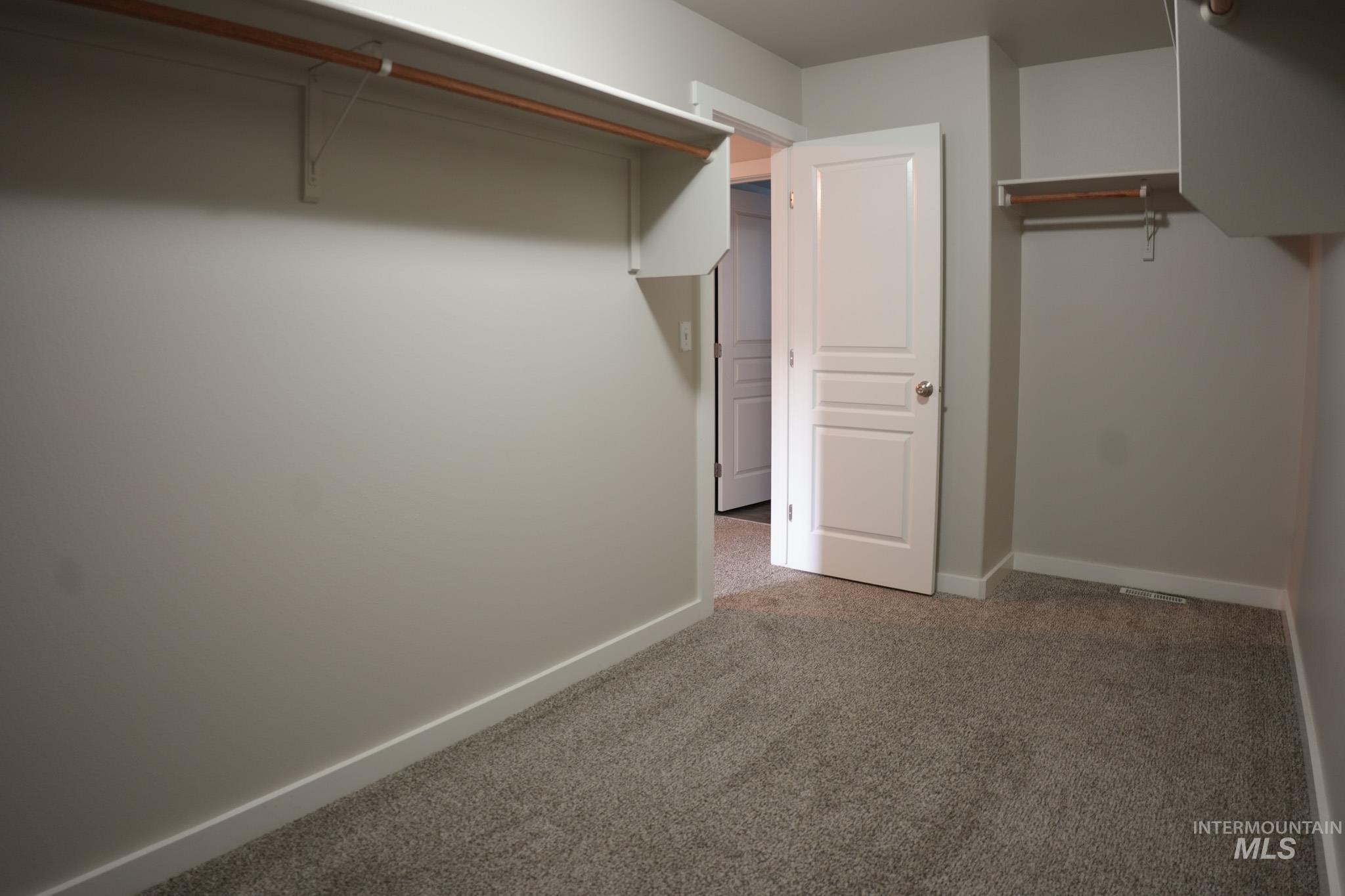 883 N Oxwich Ave Property Photo 21