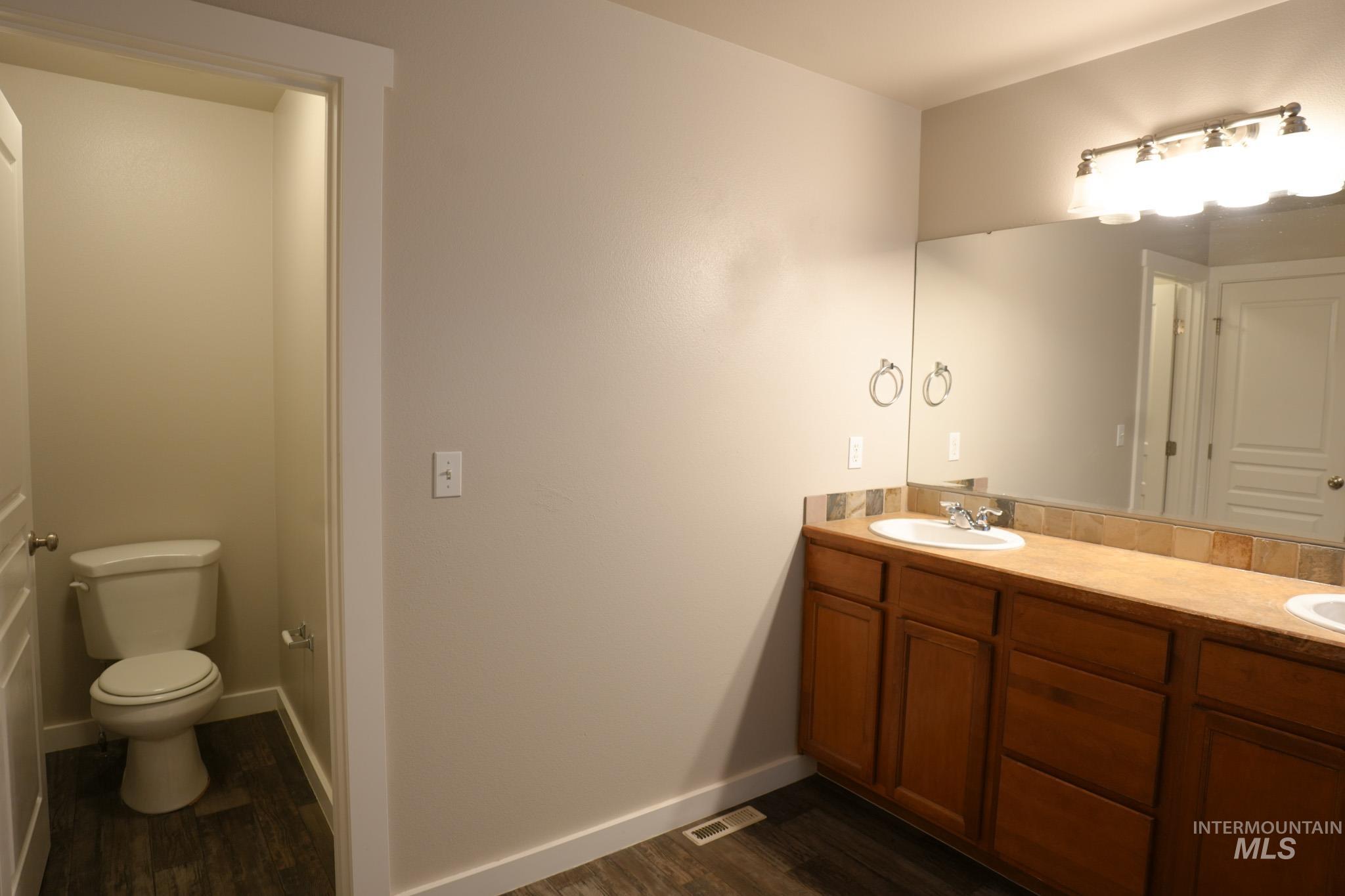 883 N Oxwich Ave Property Photo 23
