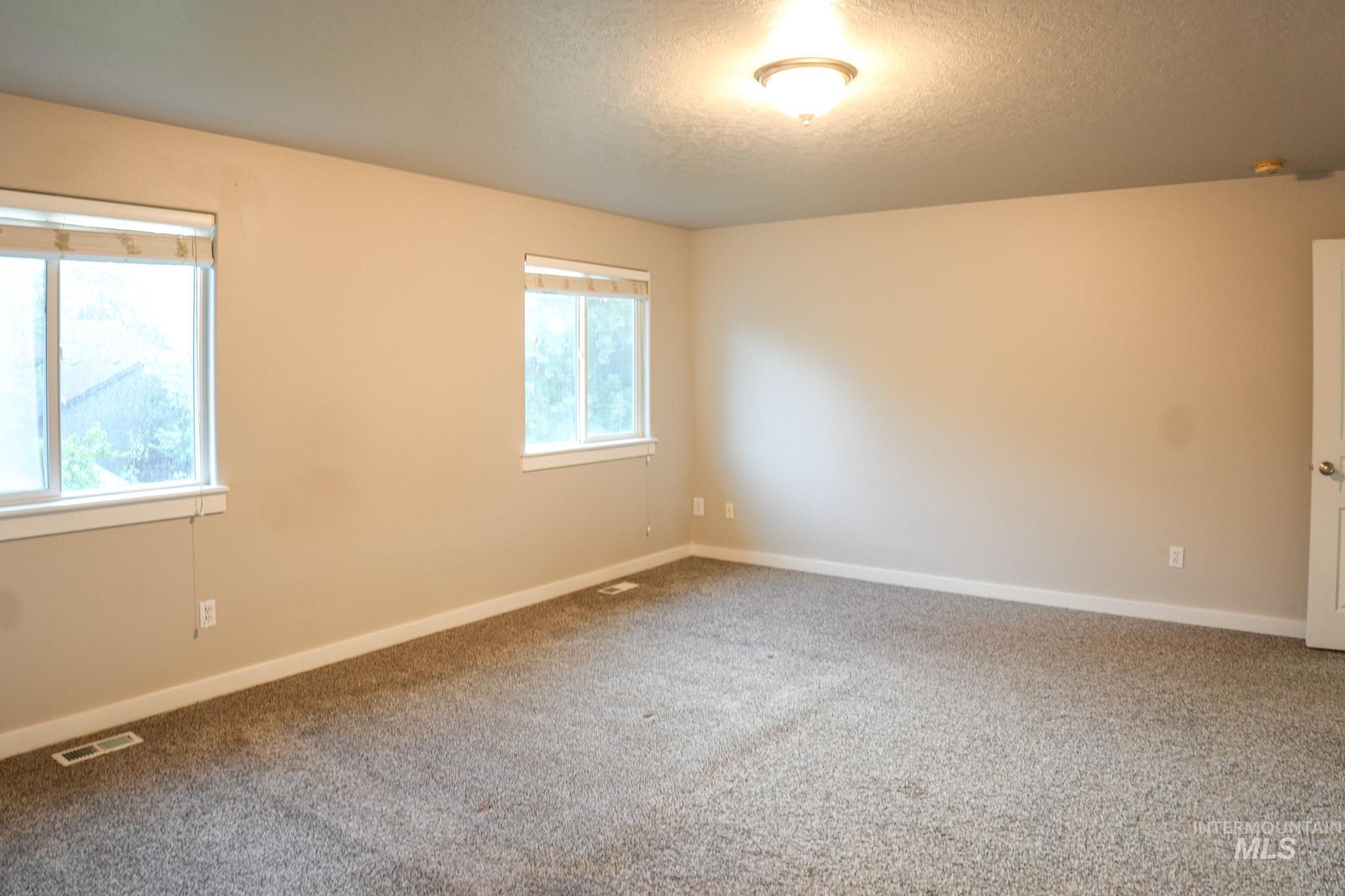 883 N Oxwich Ave Property Photo 24