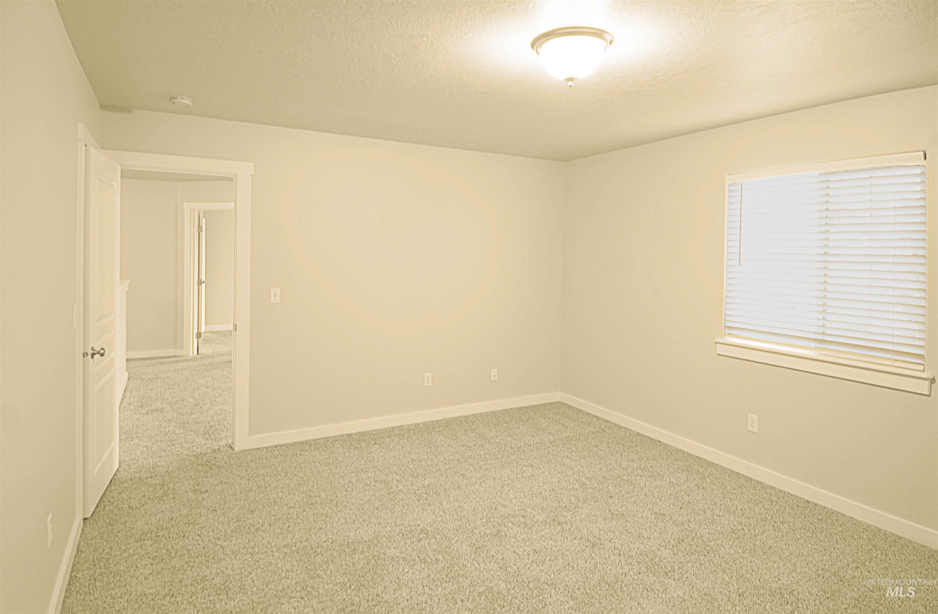 883 N Oxwich Ave Property Photo 25