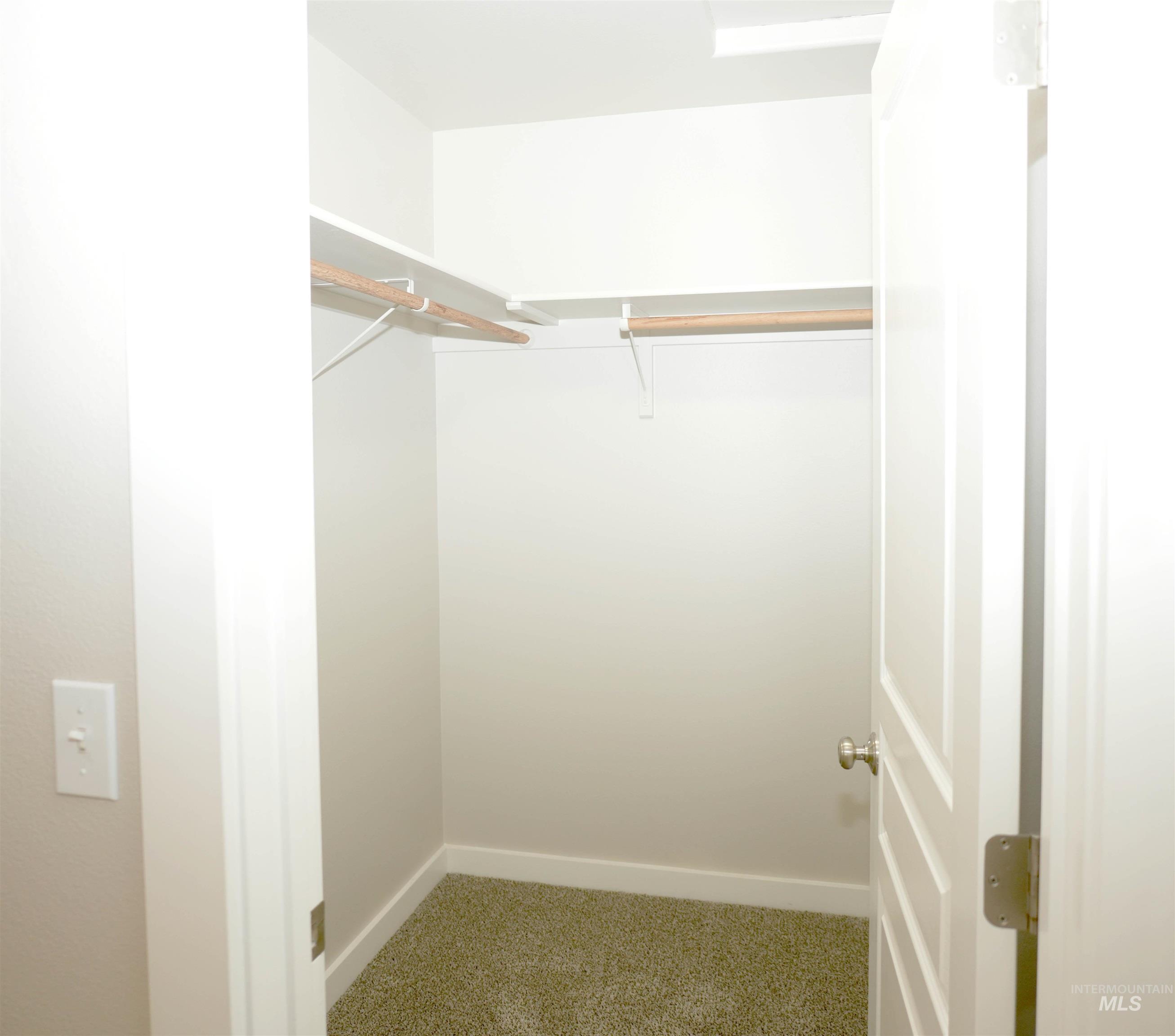 883 N Oxwich Ave Property Photo 27