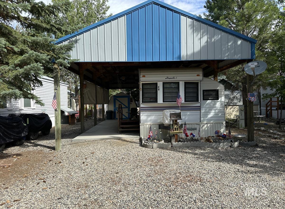 8 E Street Property Photo 1