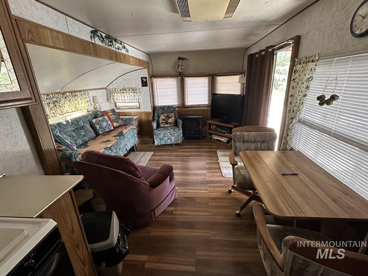 8 E Street Property Photo 3