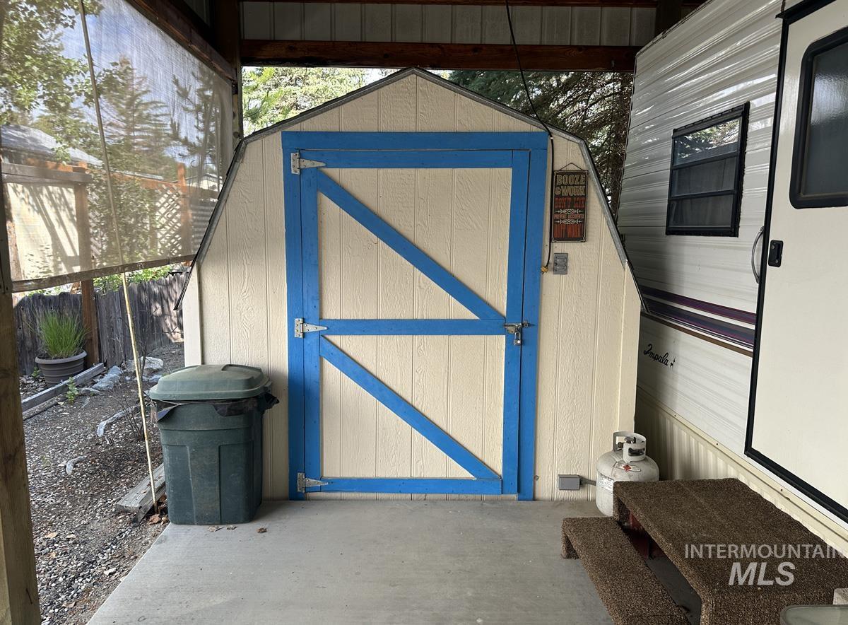 8 E Street Property Photo 9