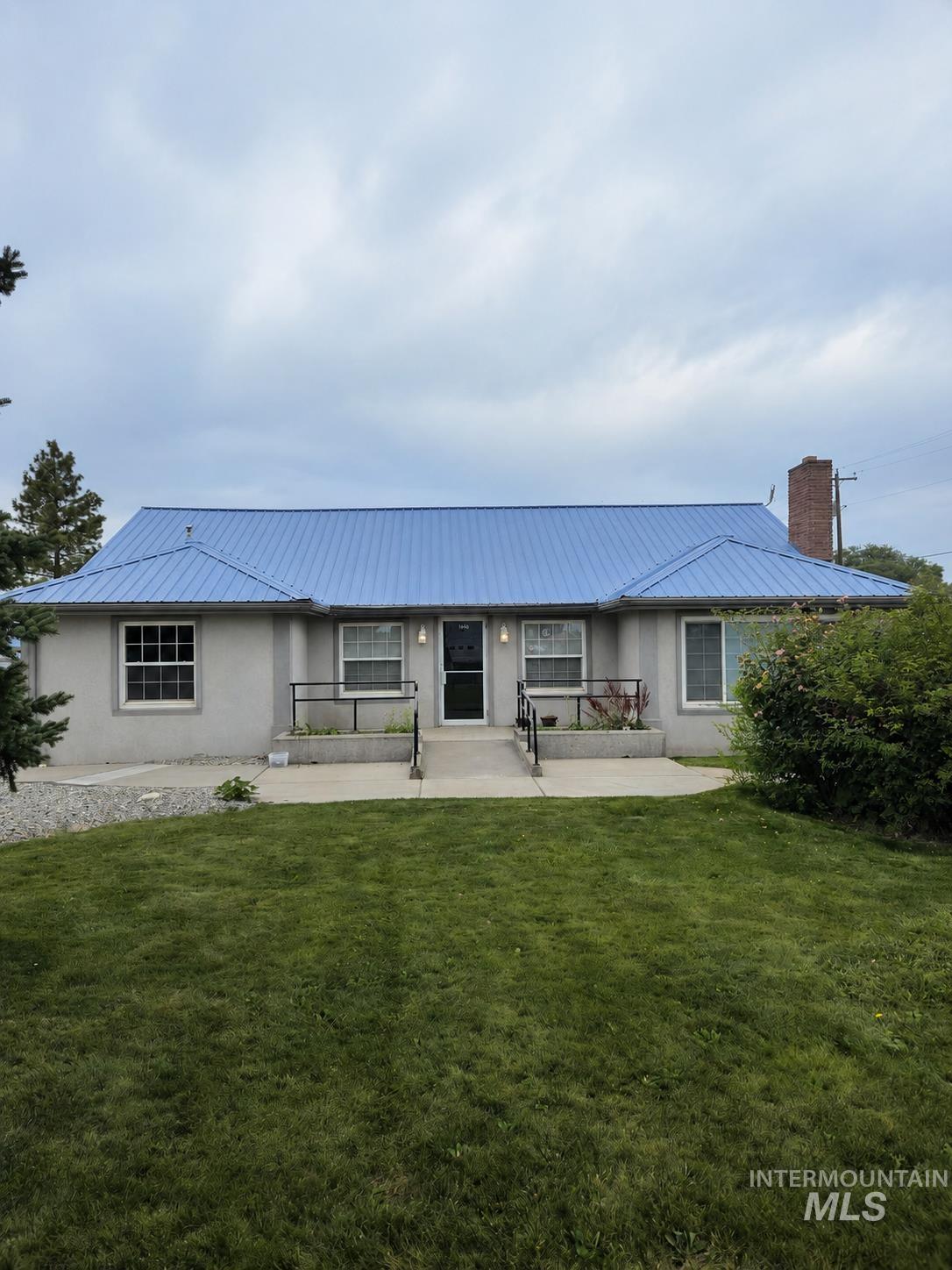 1646 Eldridge Avenue Property Photo 4