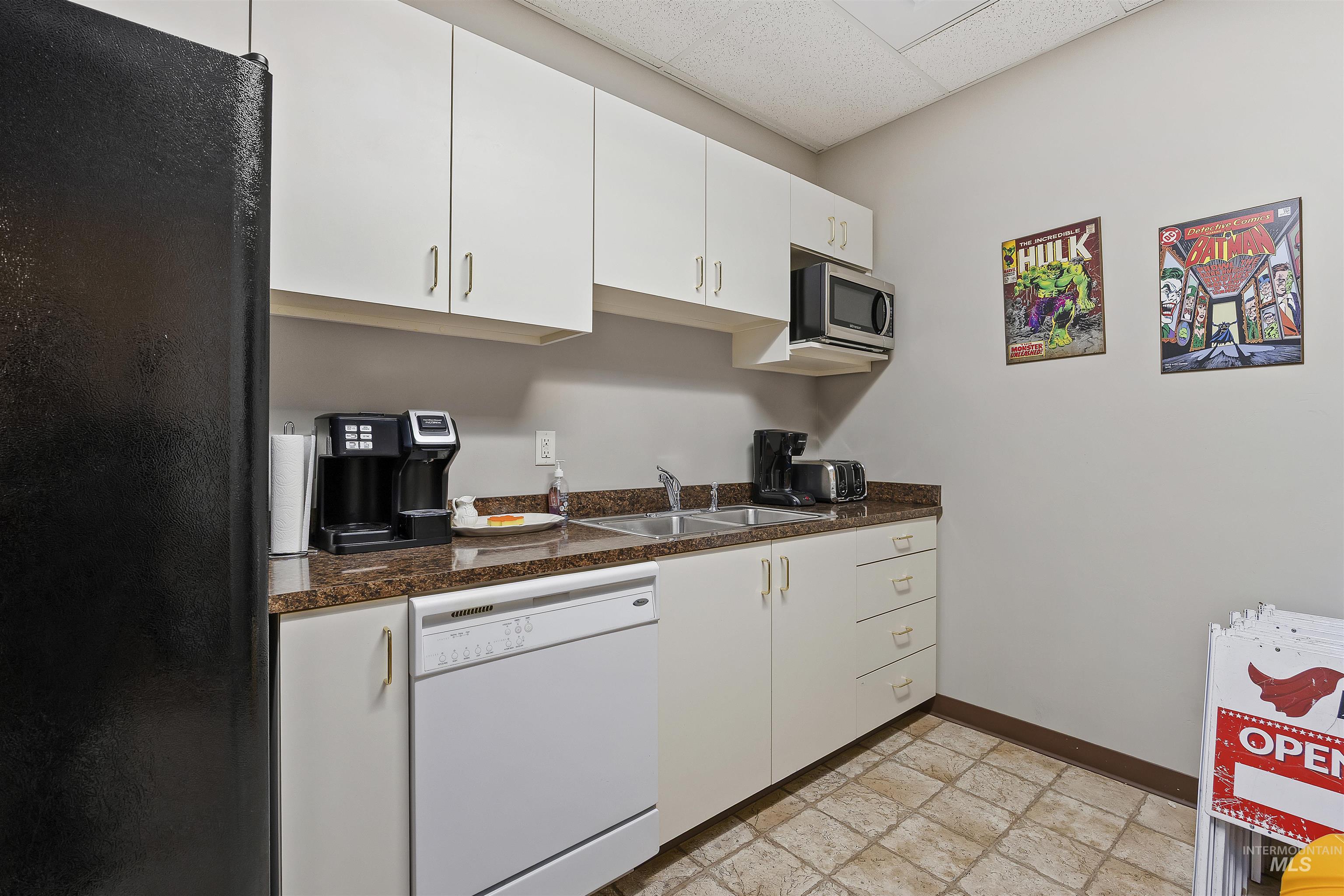 1290 N College Rd Property Photo 15