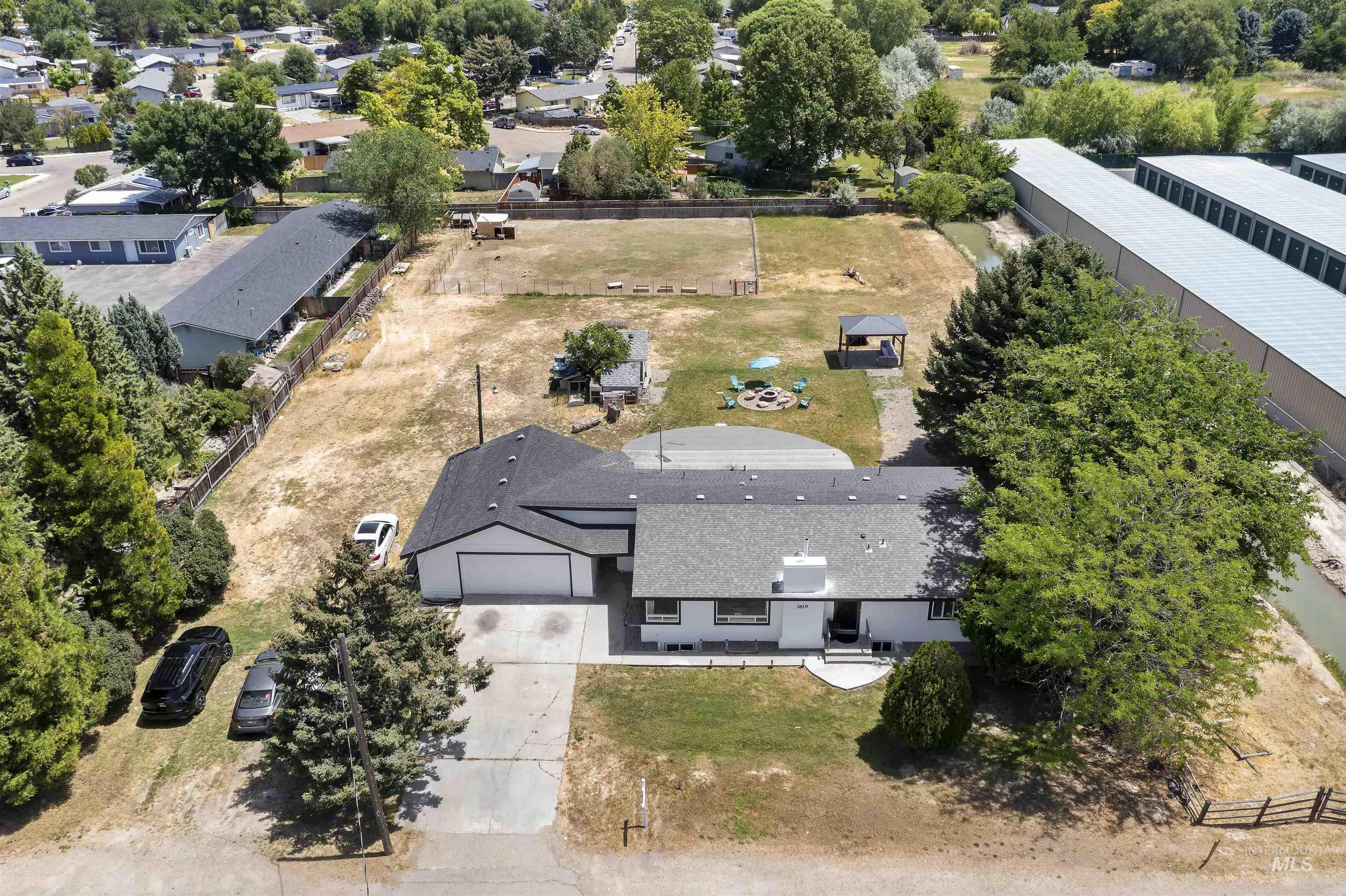 3819 S Montana Property Photo 1