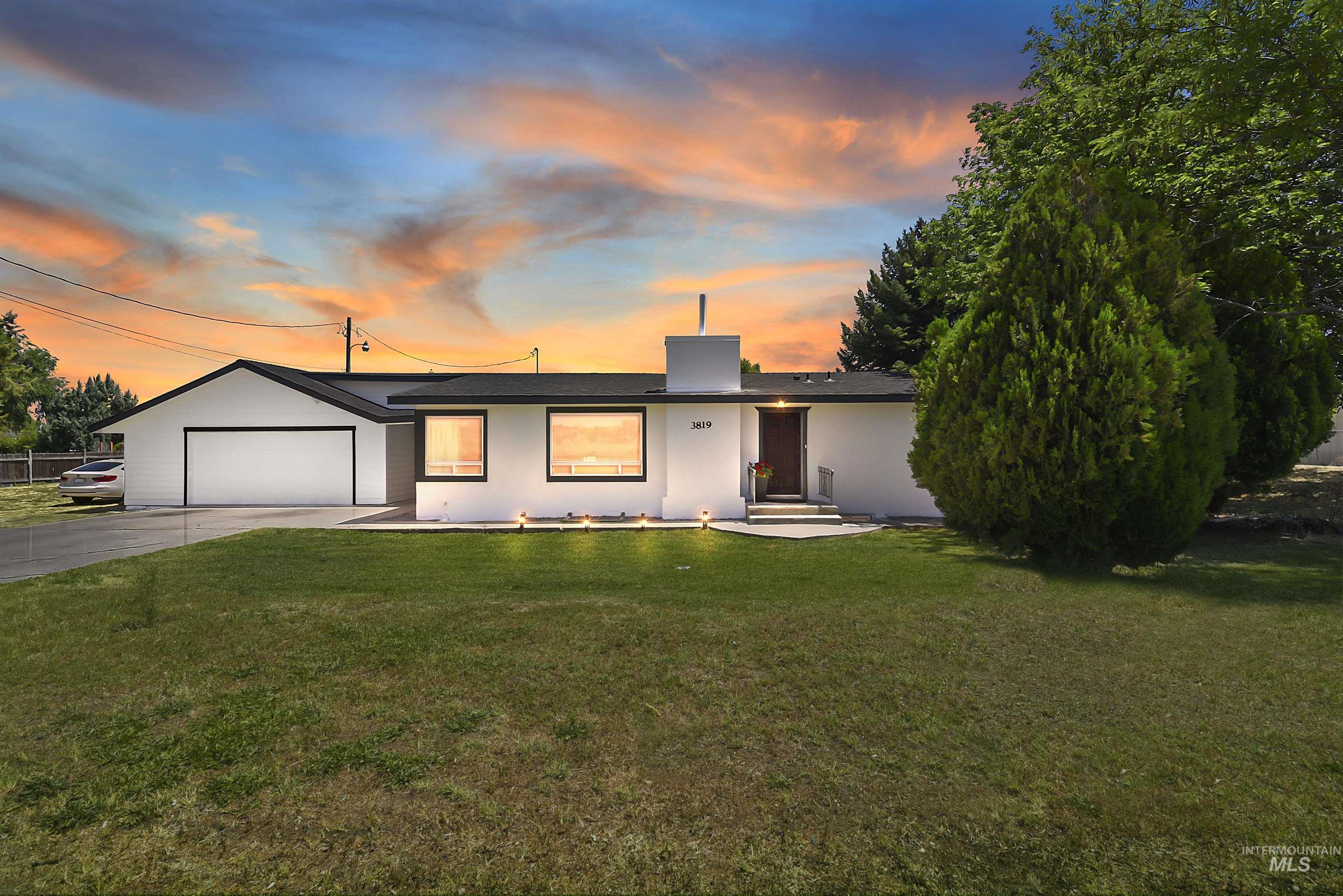 3819 S Montana Property Photo 2