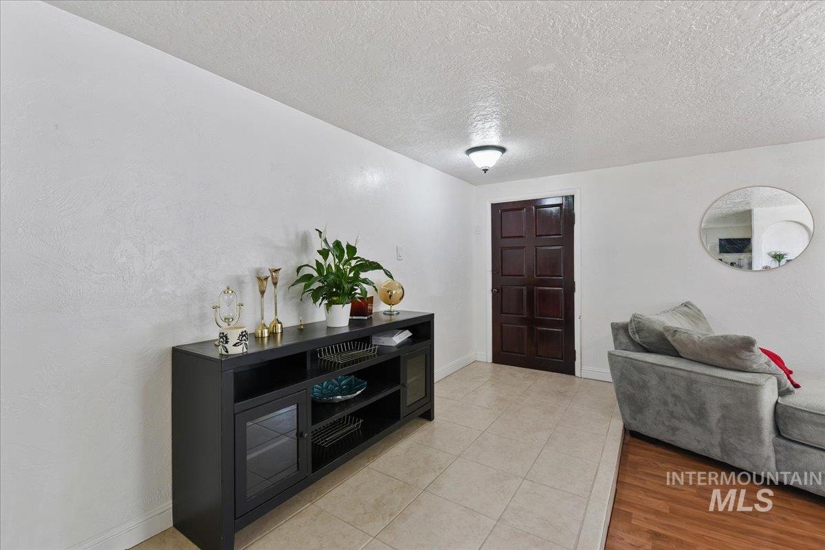 3819 S Montana Property Photo 6