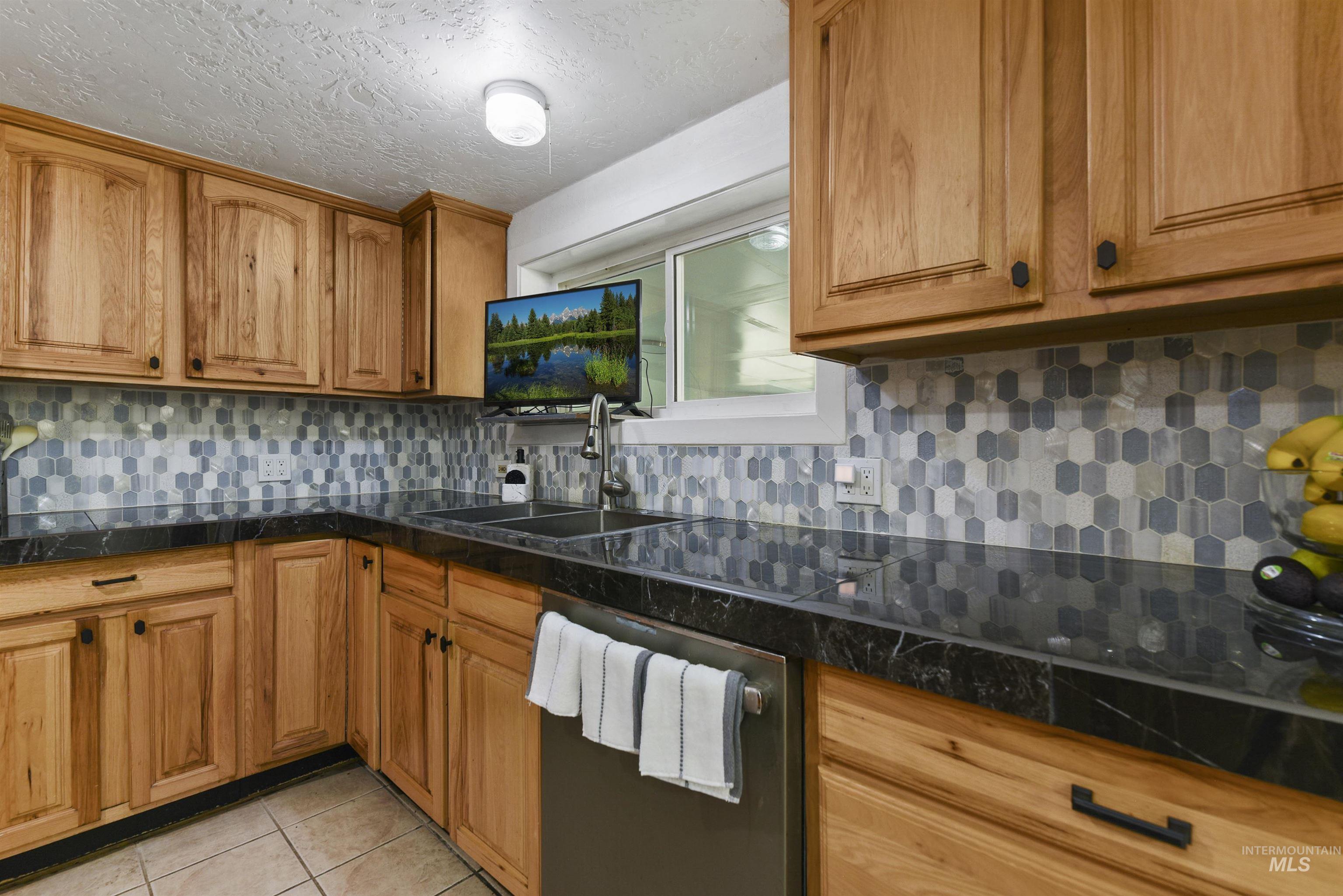3819 S Montana Property Photo 8