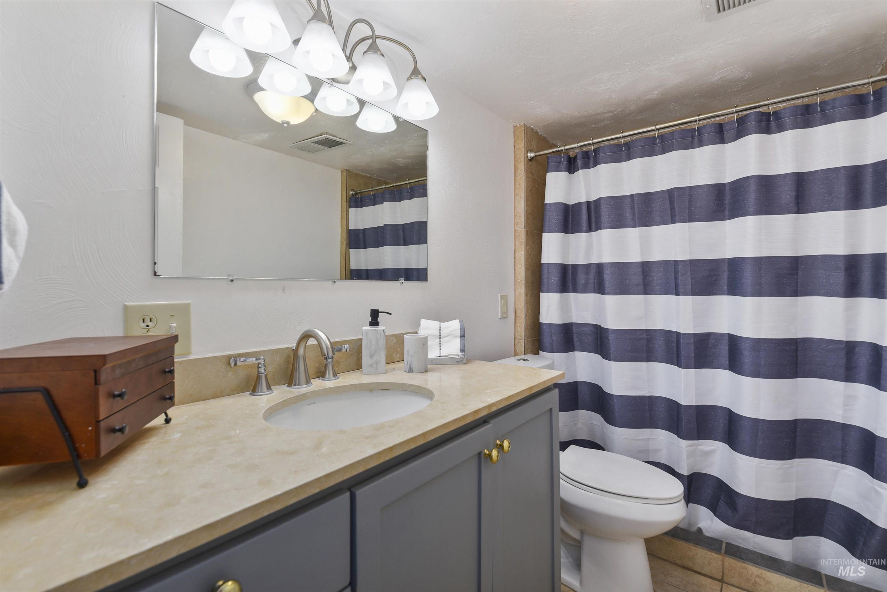 3819 S Montana Property Photo 23