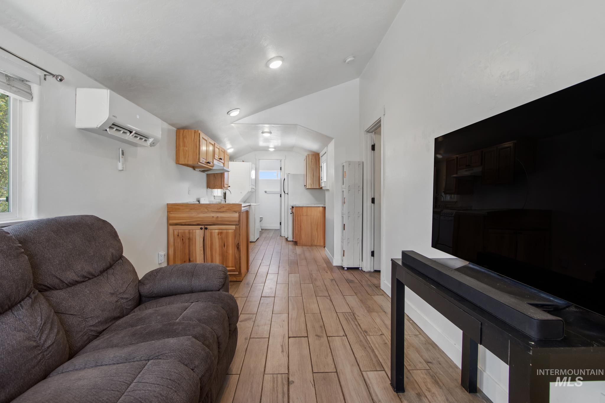 407 1st St N Property Photo 5