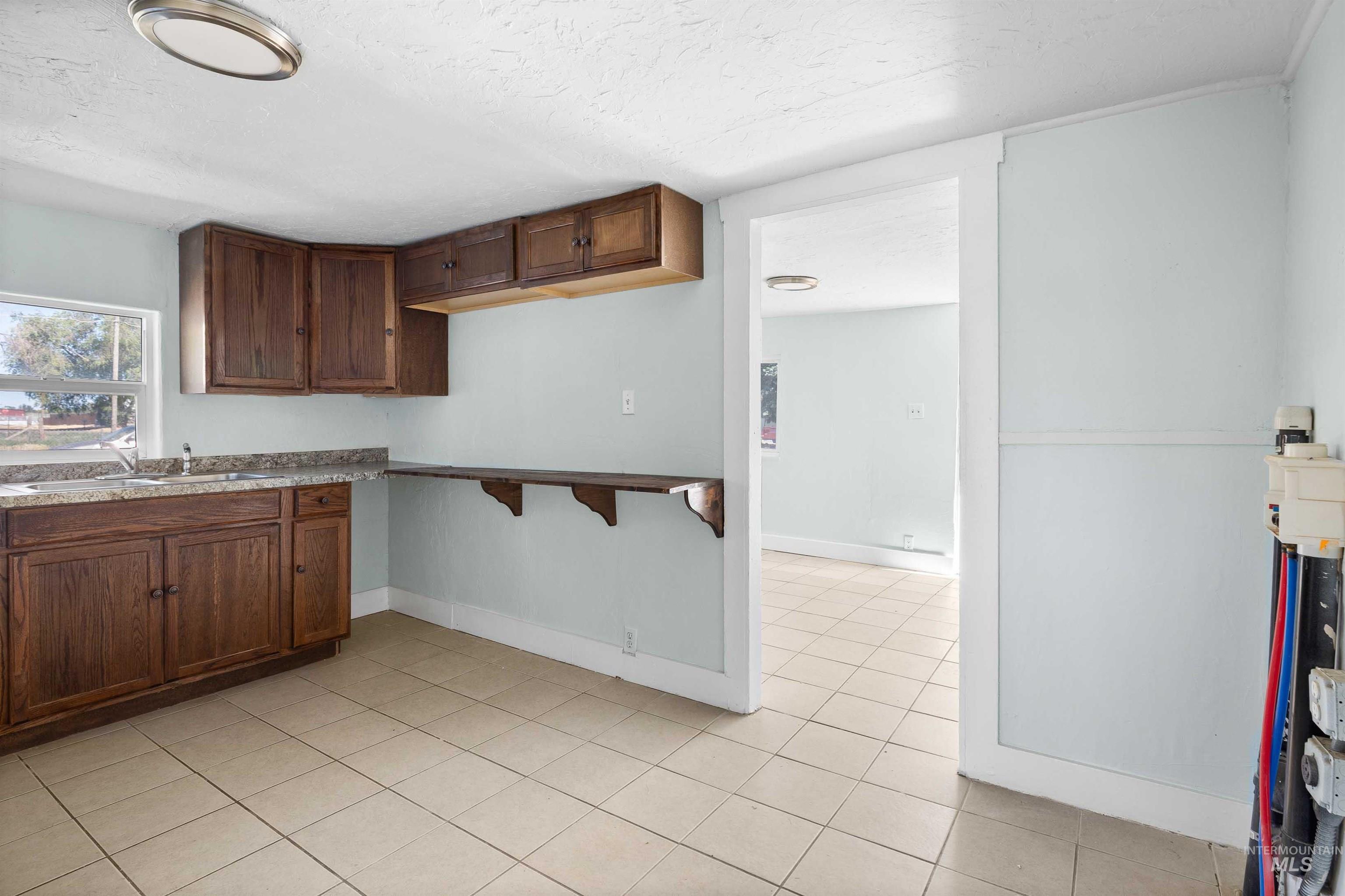 604 W Ave B Property Photo 8