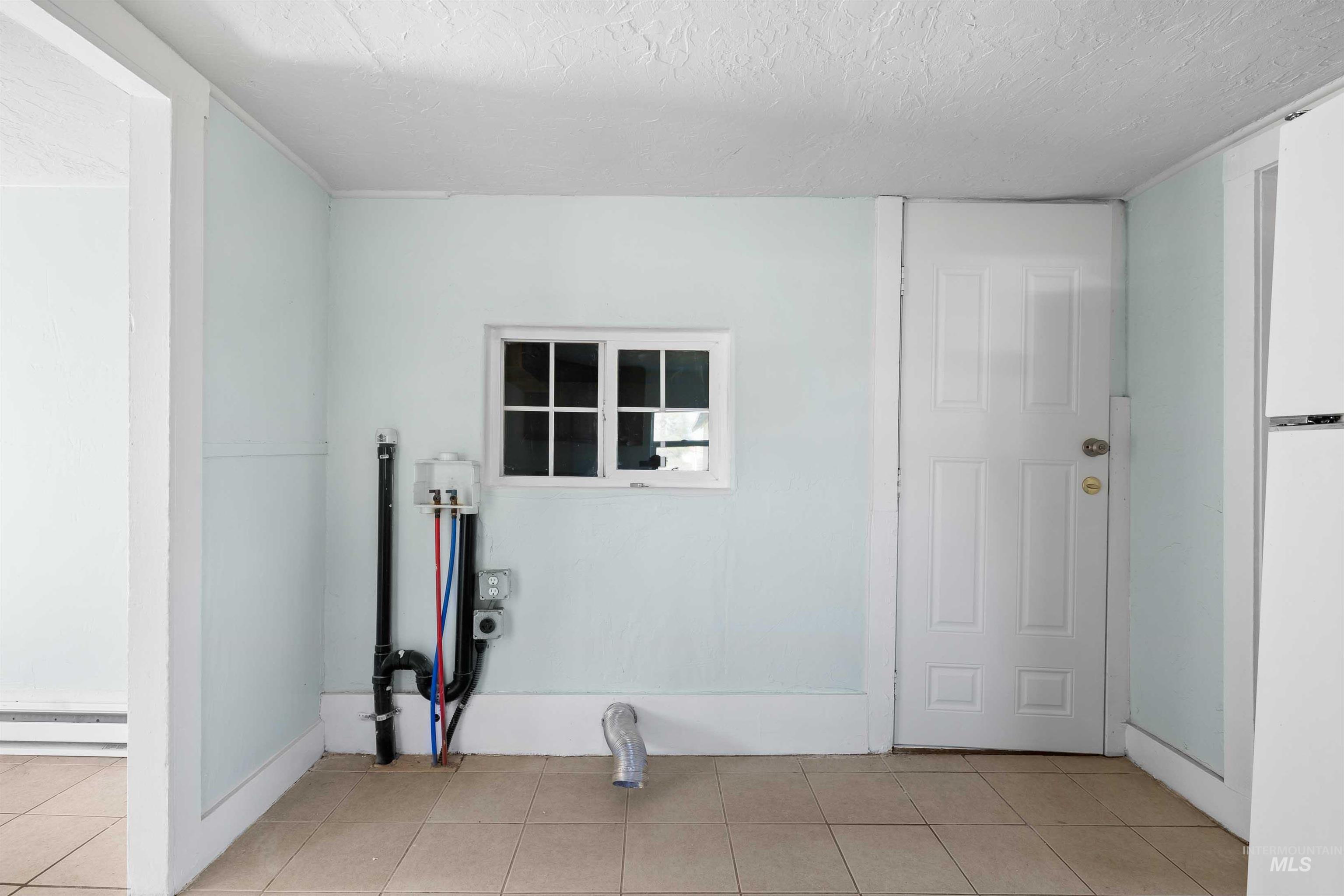 604 W Ave B Property Photo 11