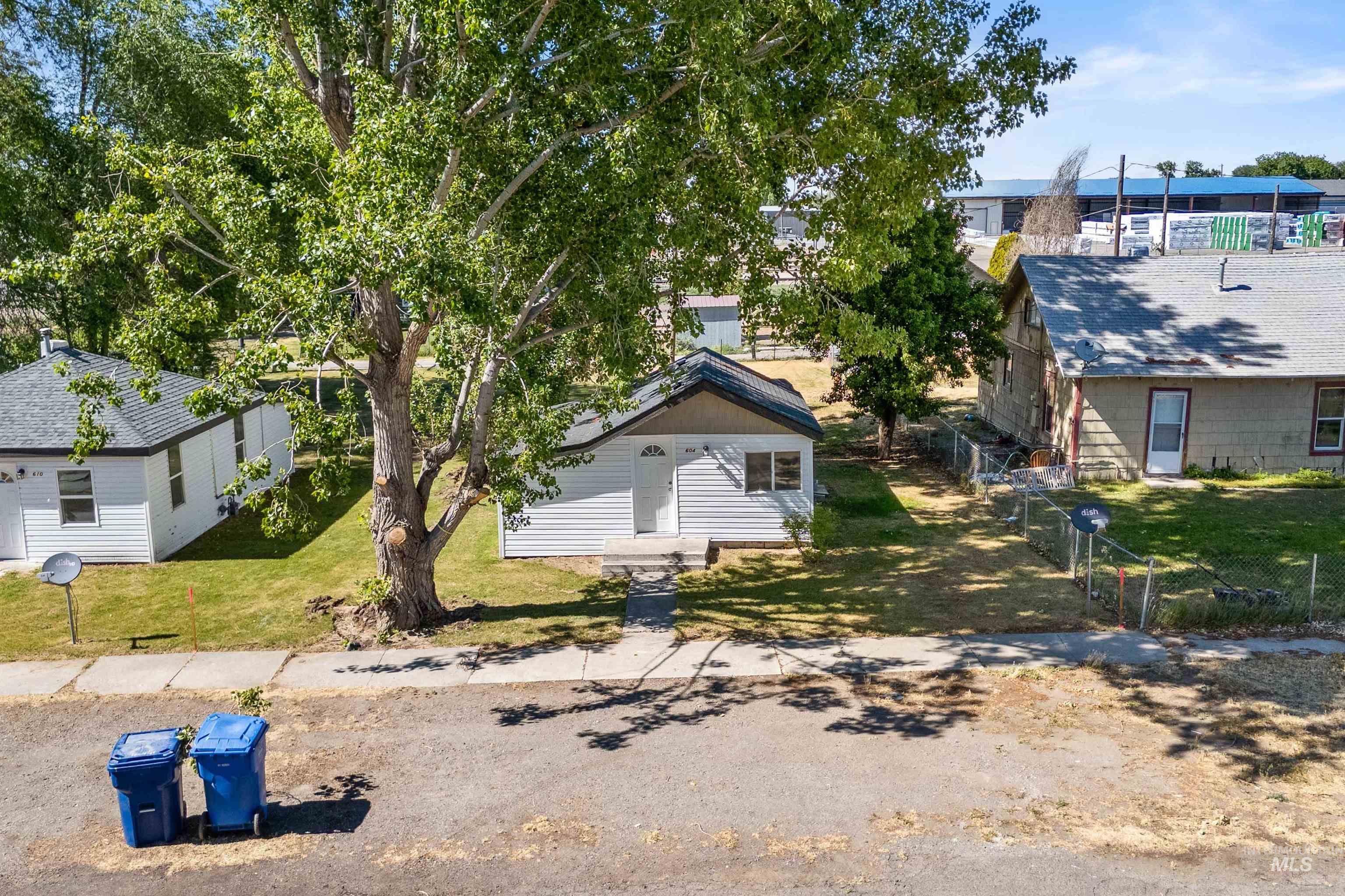 604 W Ave B Property Photo 19