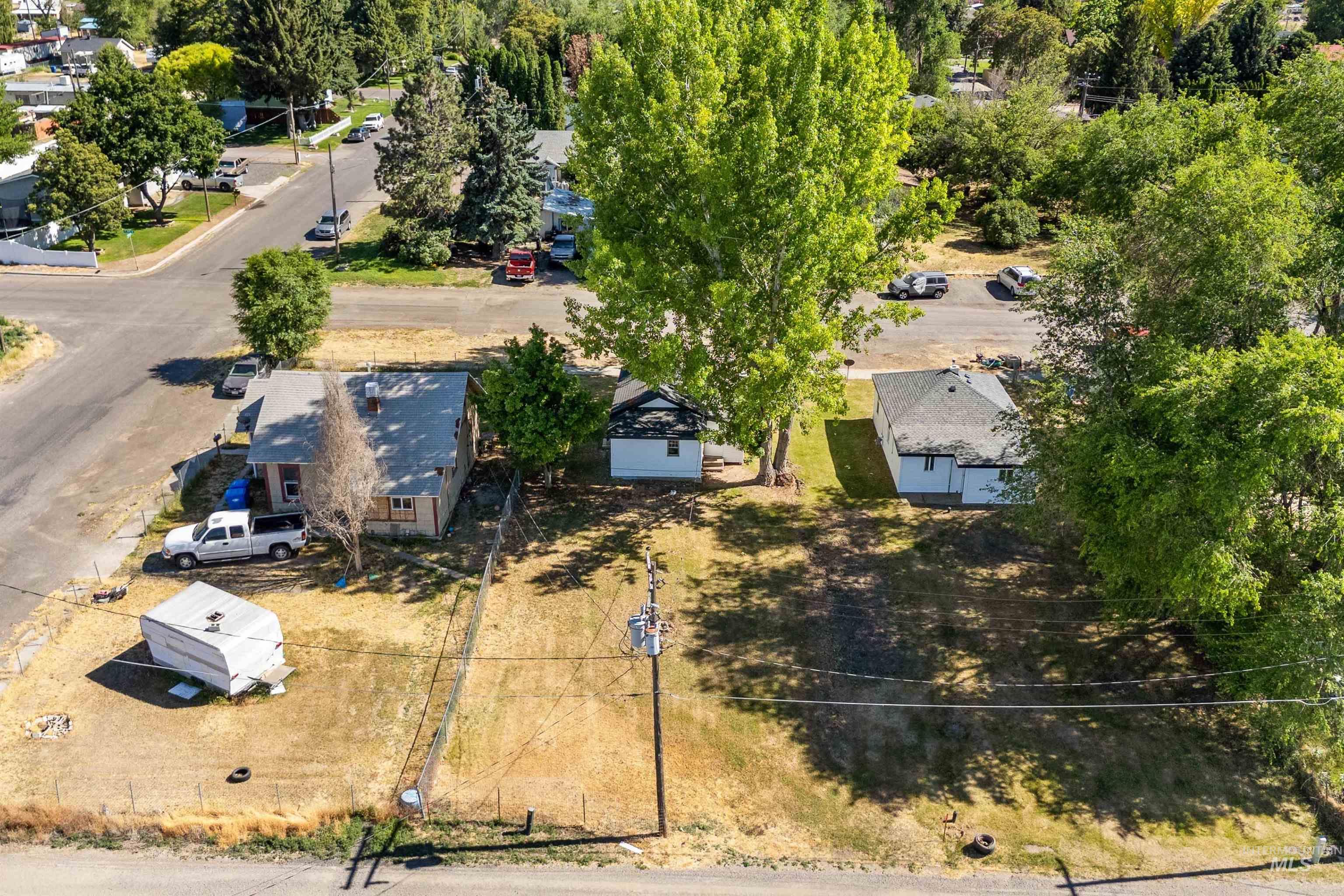 604 W Ave B Property Photo 23