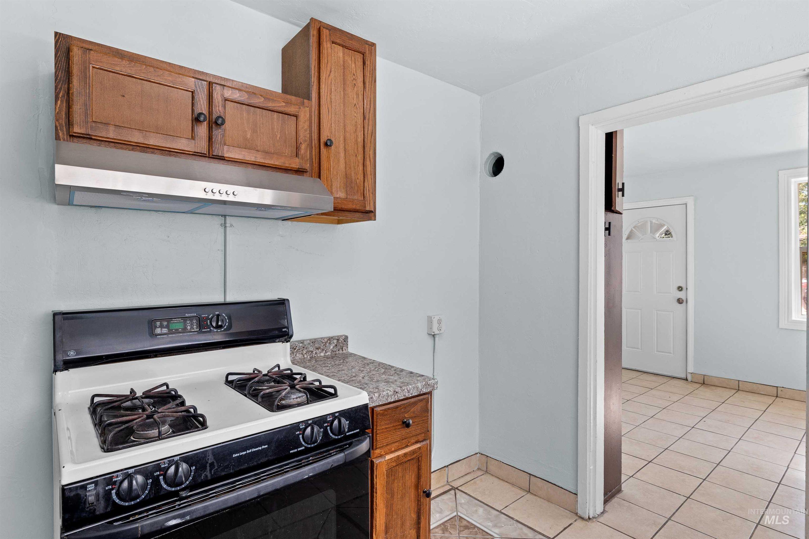 610 W Ave B Property Photo 8
