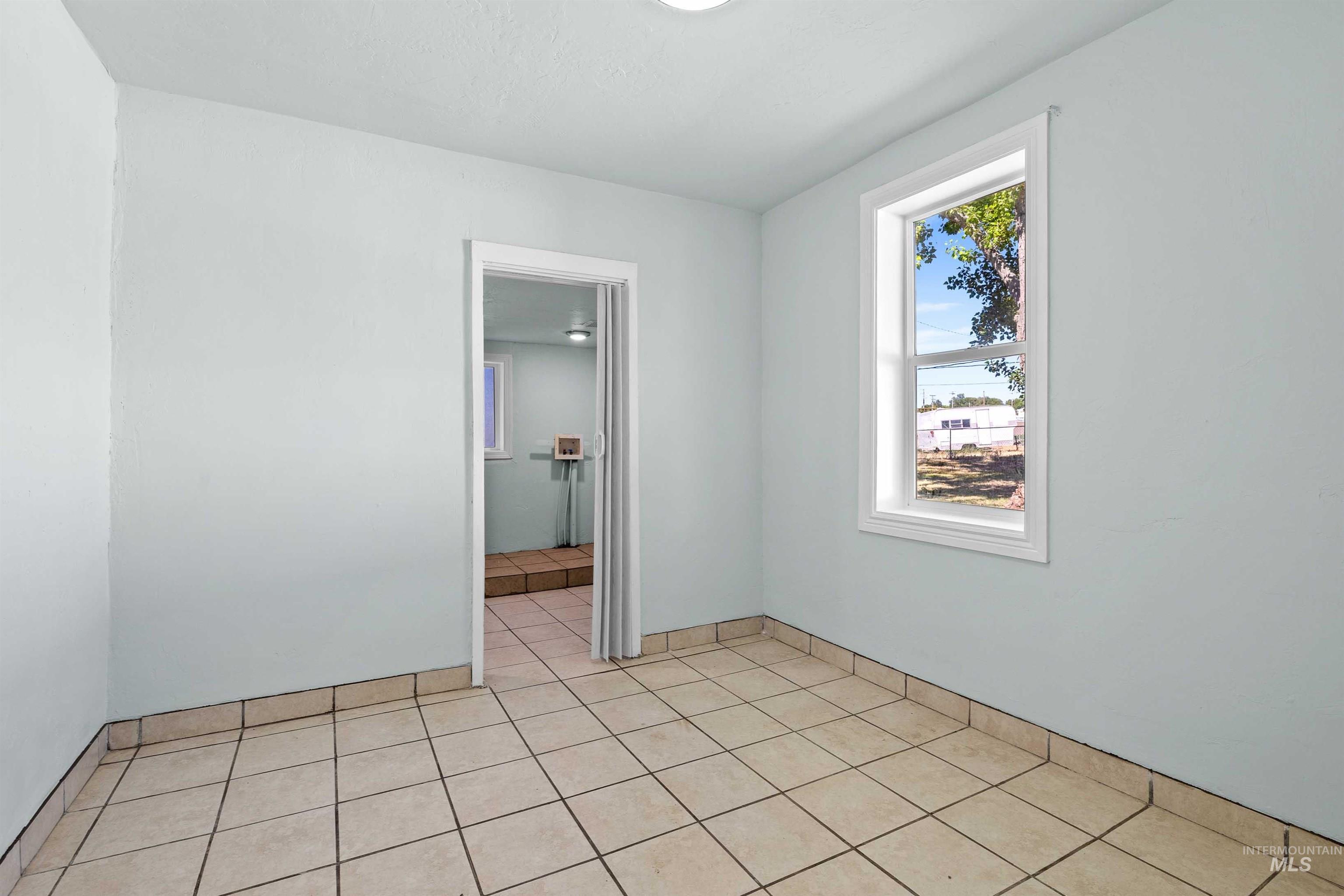 610 W Ave B Property Photo 9
