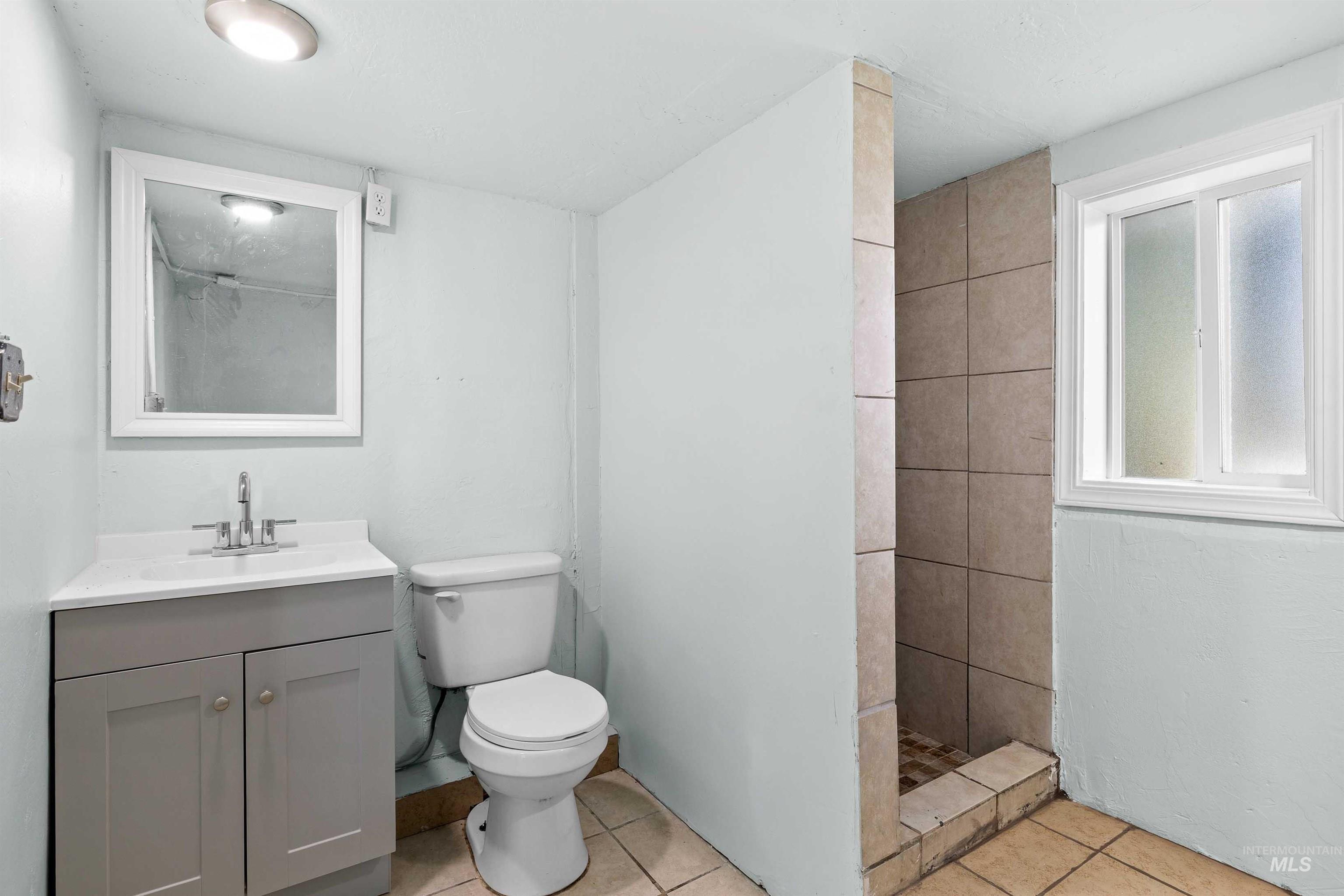 610 W Ave B Property Photo 11