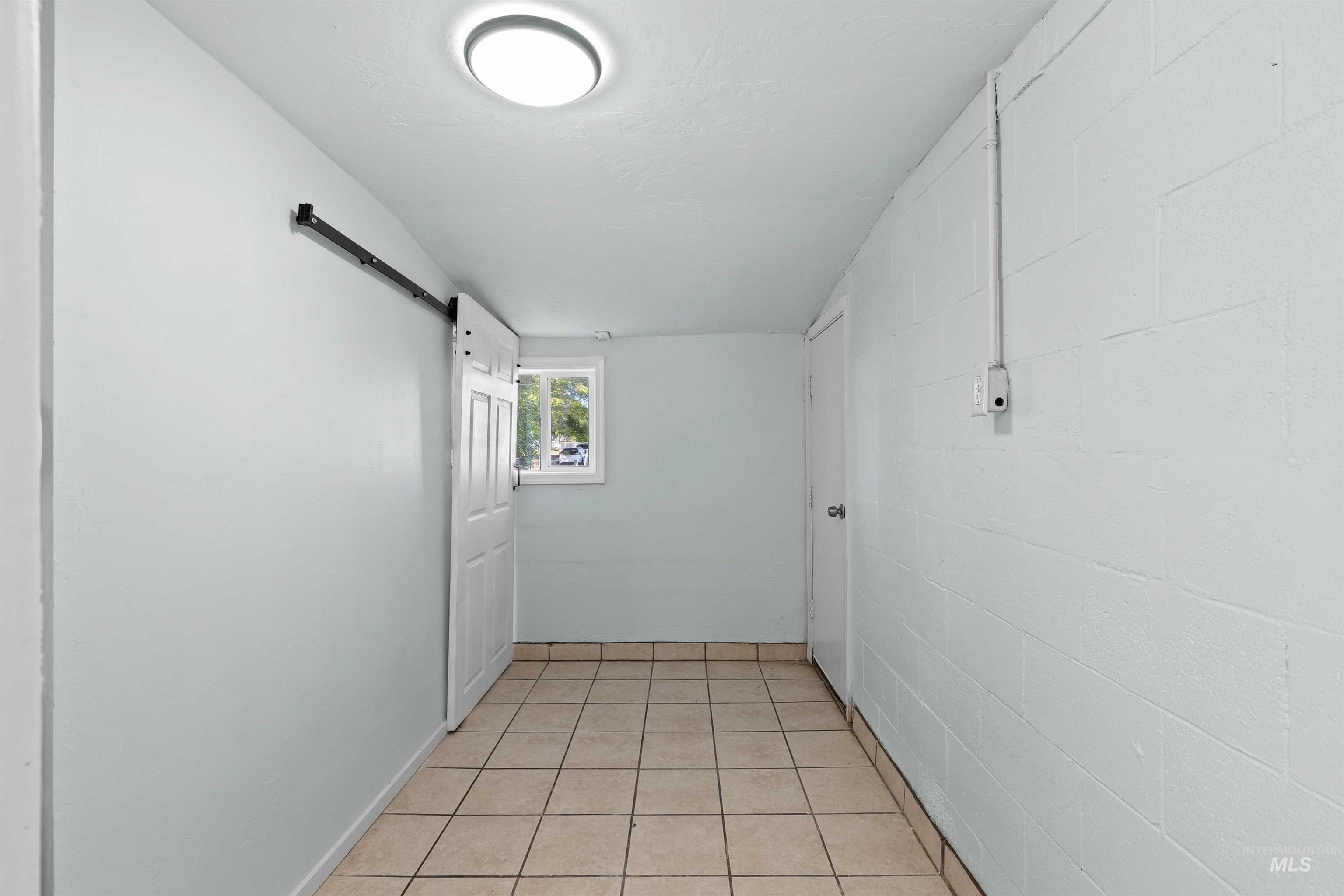 610 W Ave B Property Photo 14
