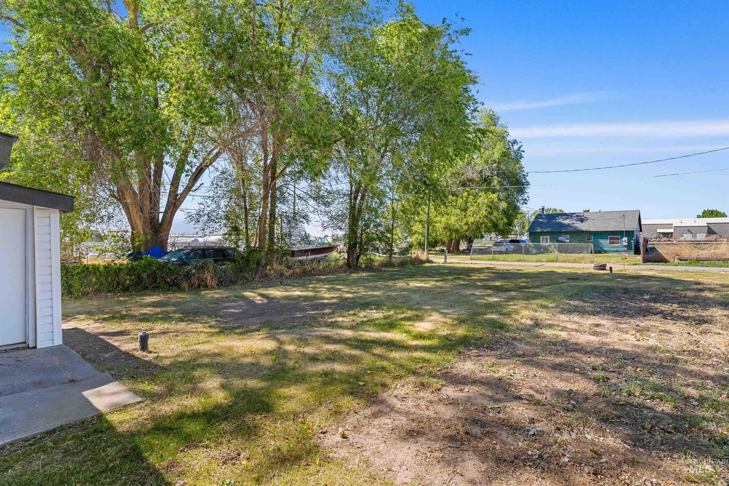 610 W Ave B Property Photo 16