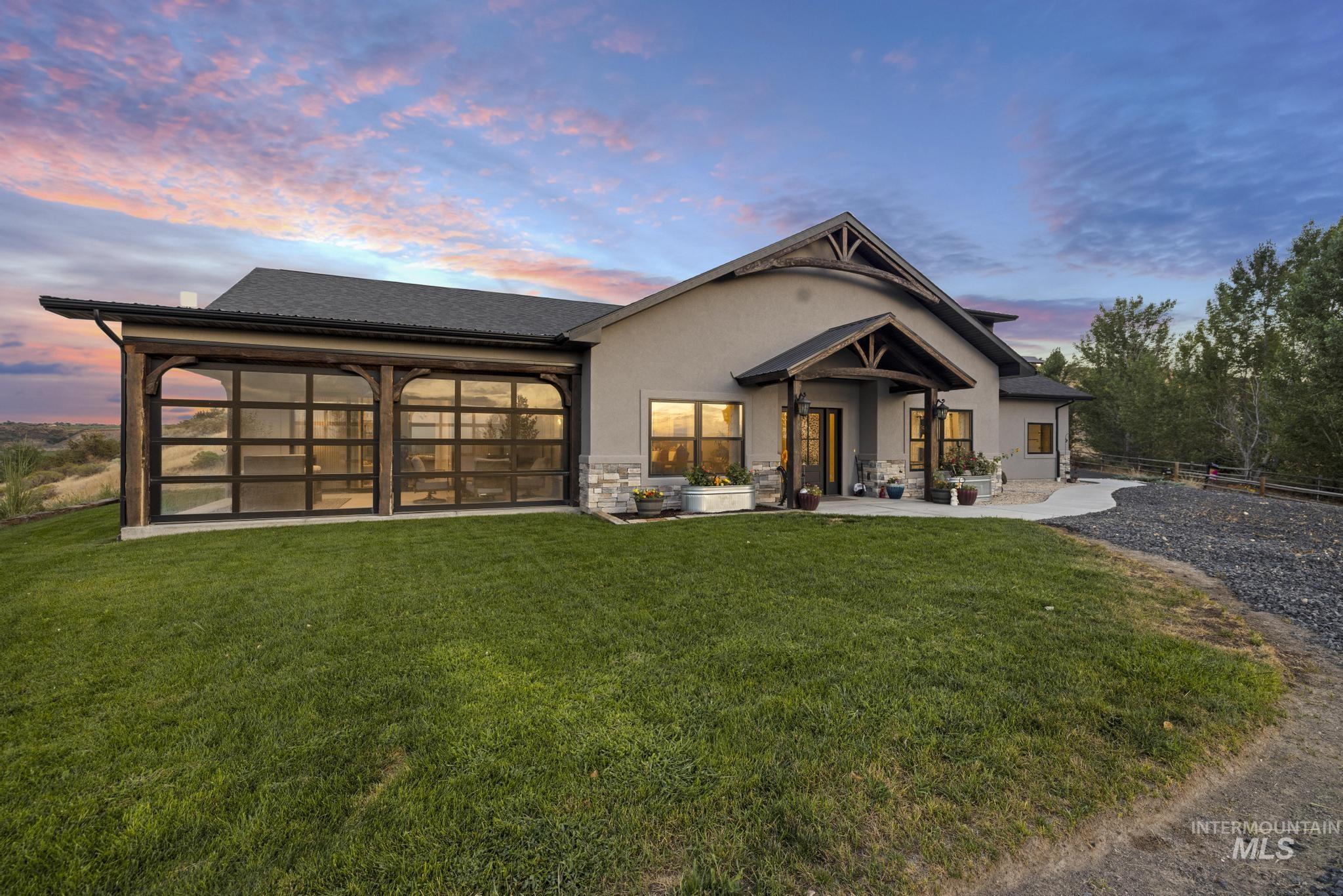4522 Snake River Mesa Rd Property Photo 2