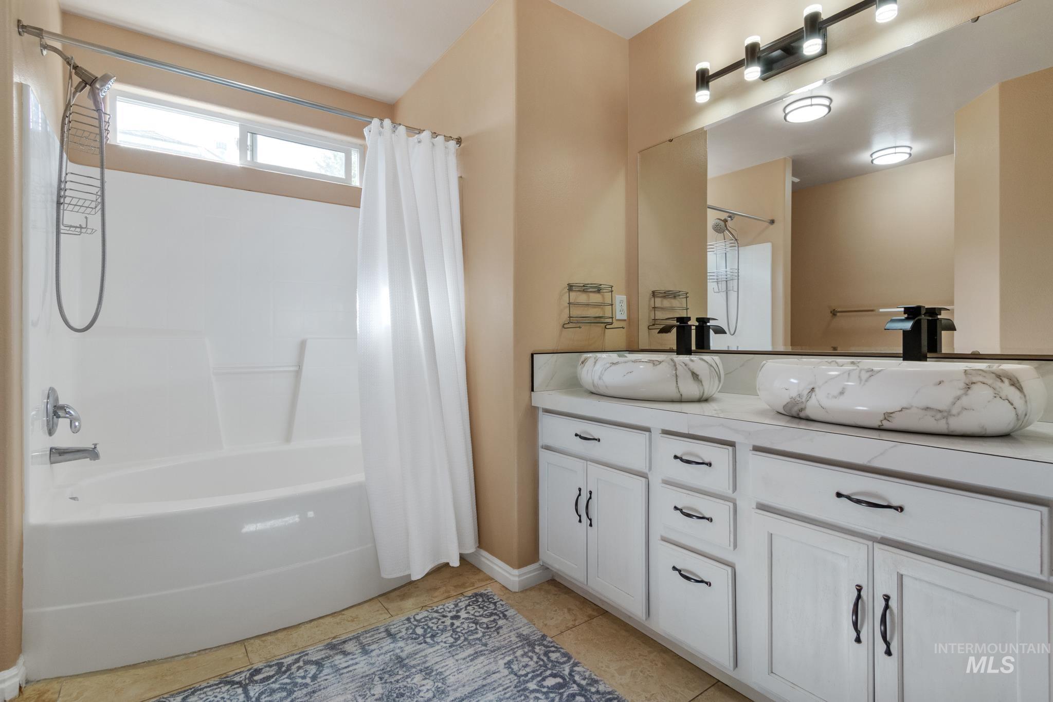 155 E Moskee St. Property Photo 24