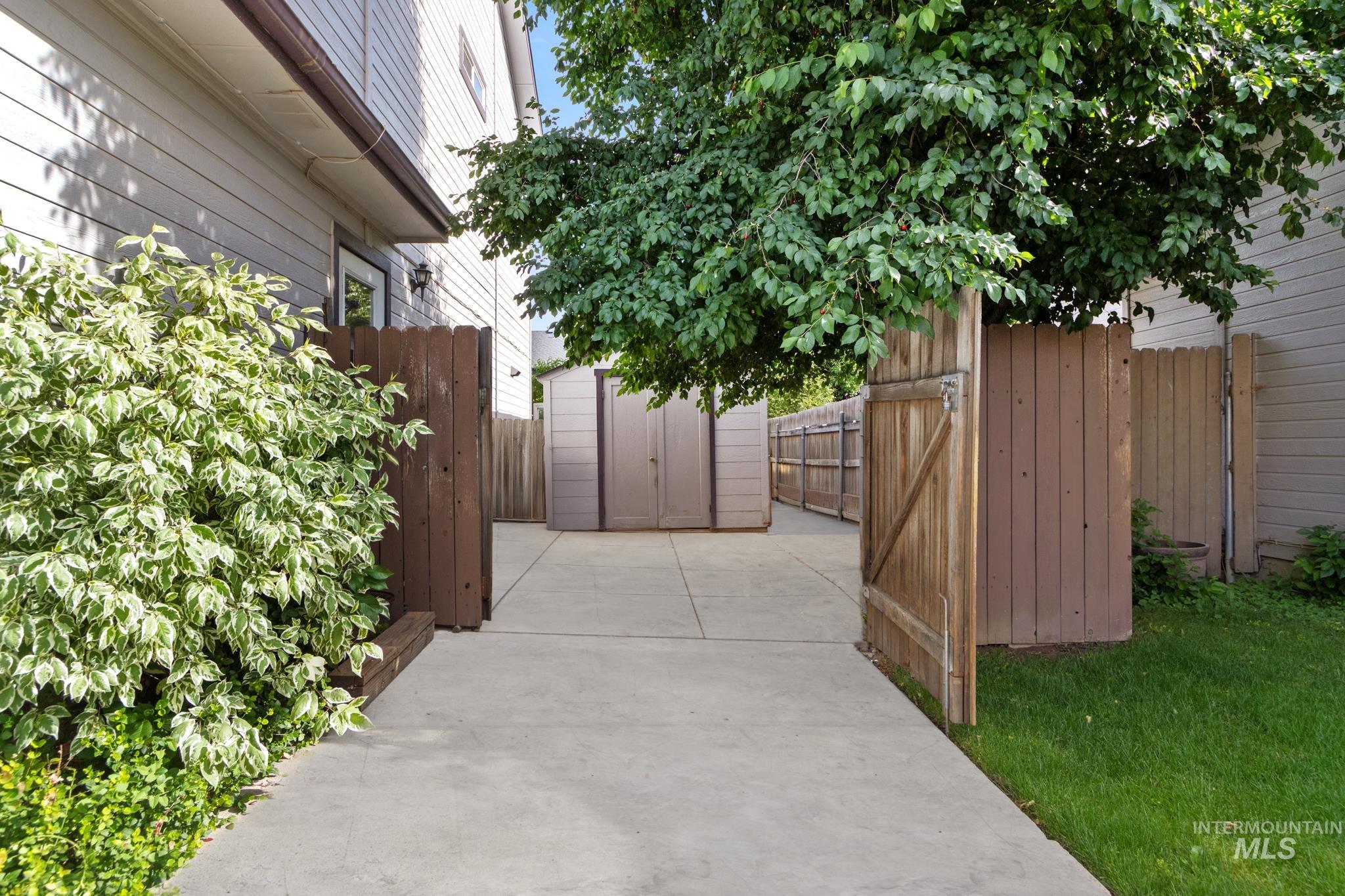 155 E Moskee St. Property Photo 46